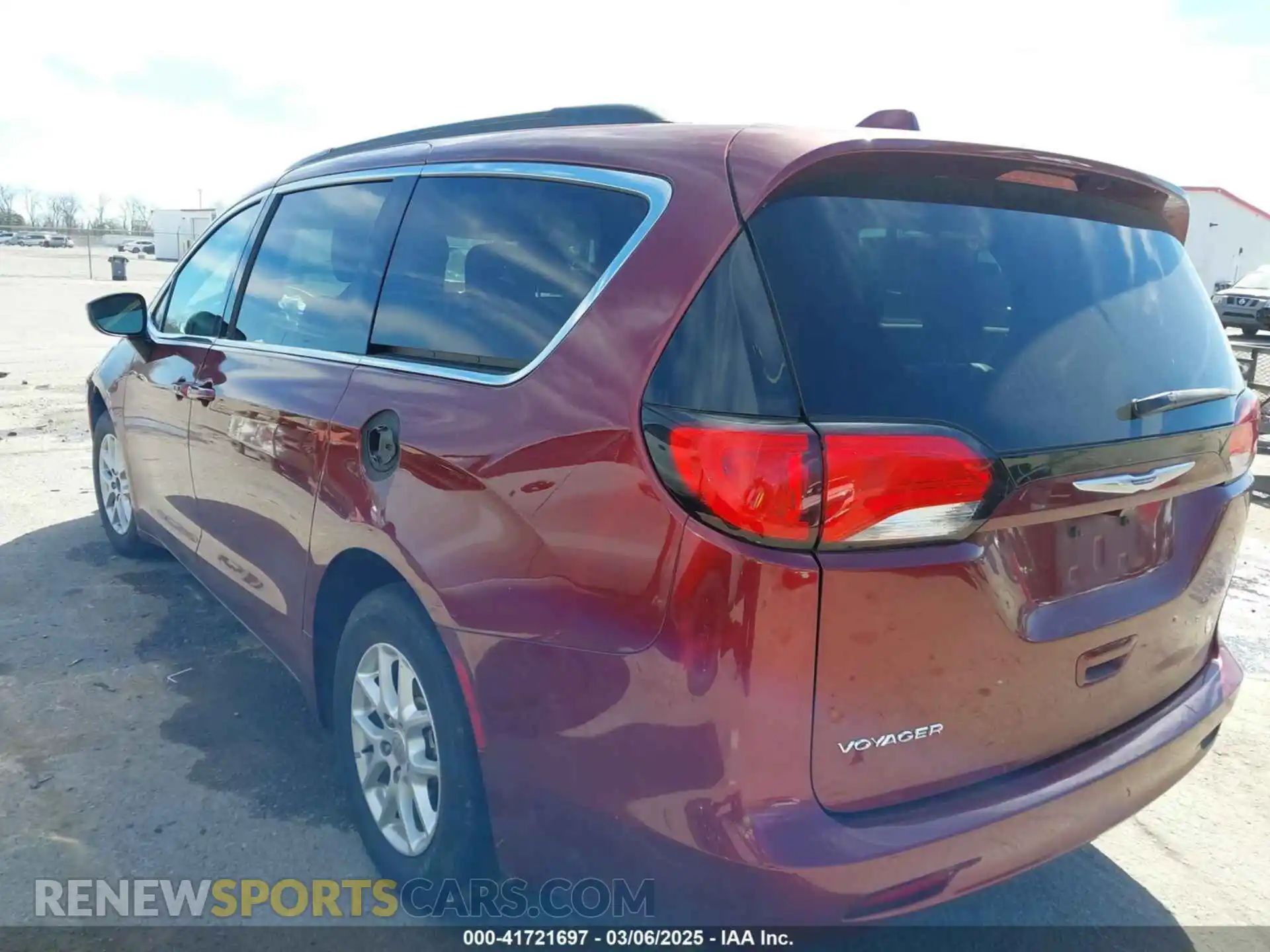 3 Photograph of a damaged car 2C4RC1DG3LR144552 CHRYSLER VOYAGER 2020