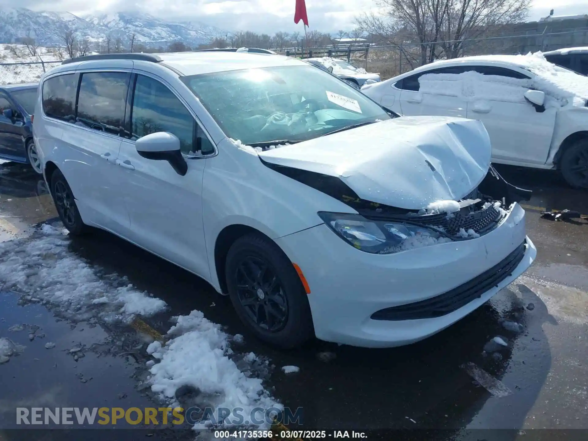 1 Photograph of a damaged car 2C4RC1DG3LR266103 CHRYSLER VOYAGER 2020