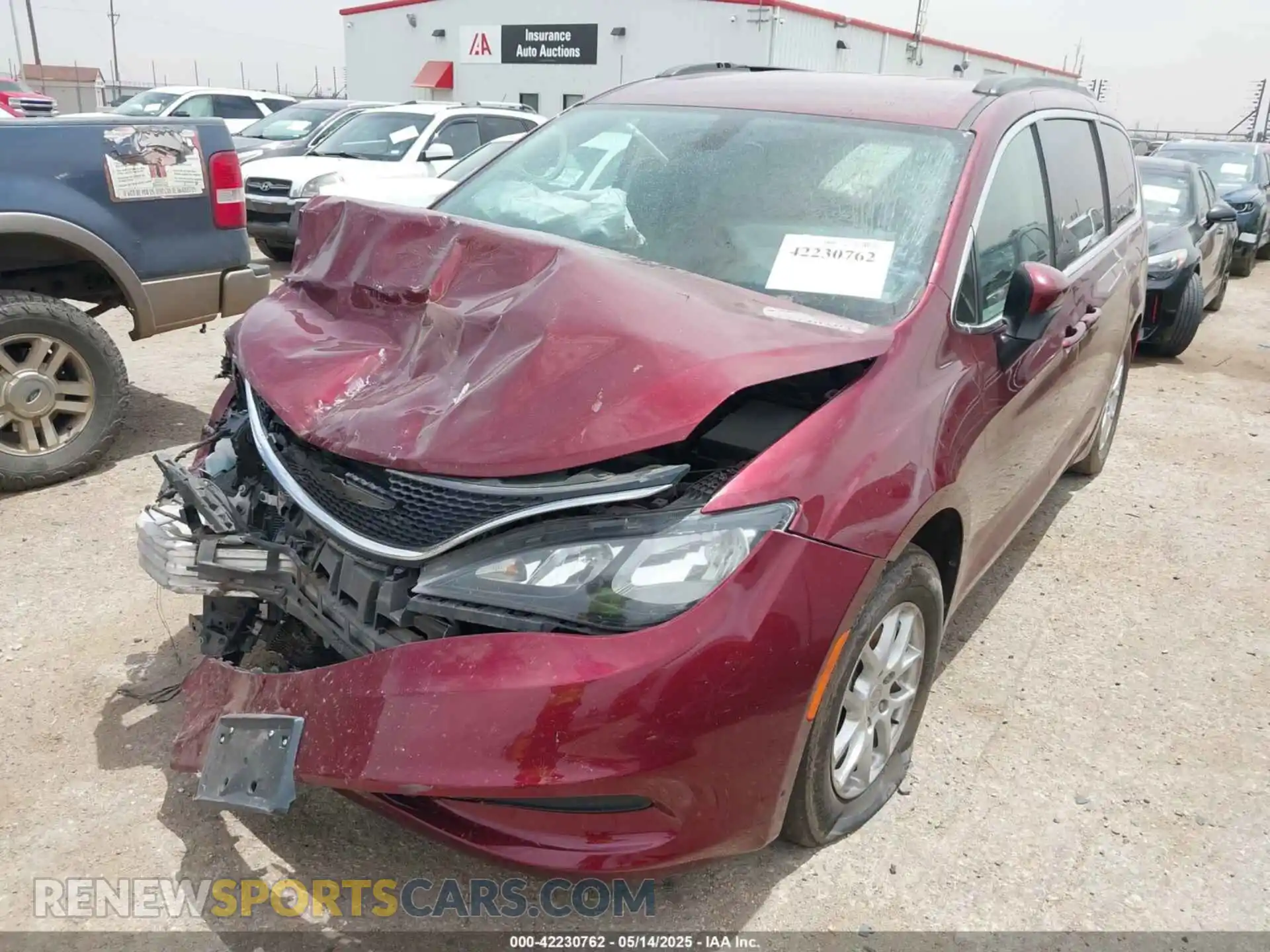2 Photograph of a damaged car 2C4RC1DG4LR260889 CHRYSLER VOYAGER 2020