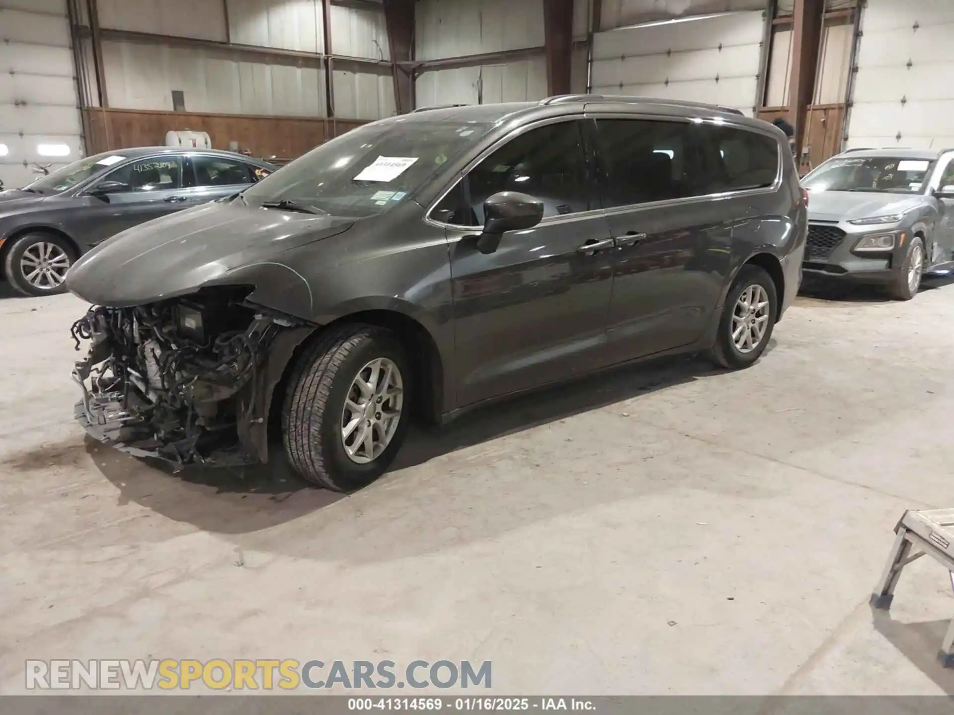 2 Photograph of a damaged car 2C4RC1DG9LR264713 CHRYSLER VOYAGER 2020