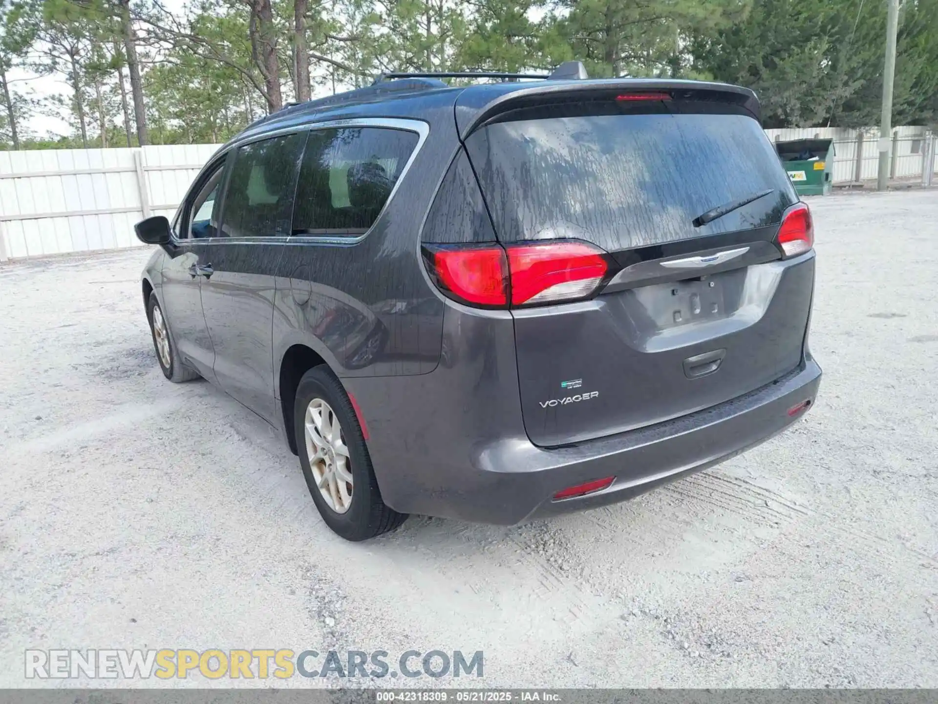 3 Photograph of a damaged car 2C4RC1DG9LR268518 CHRYSLER VOYAGER 2020
