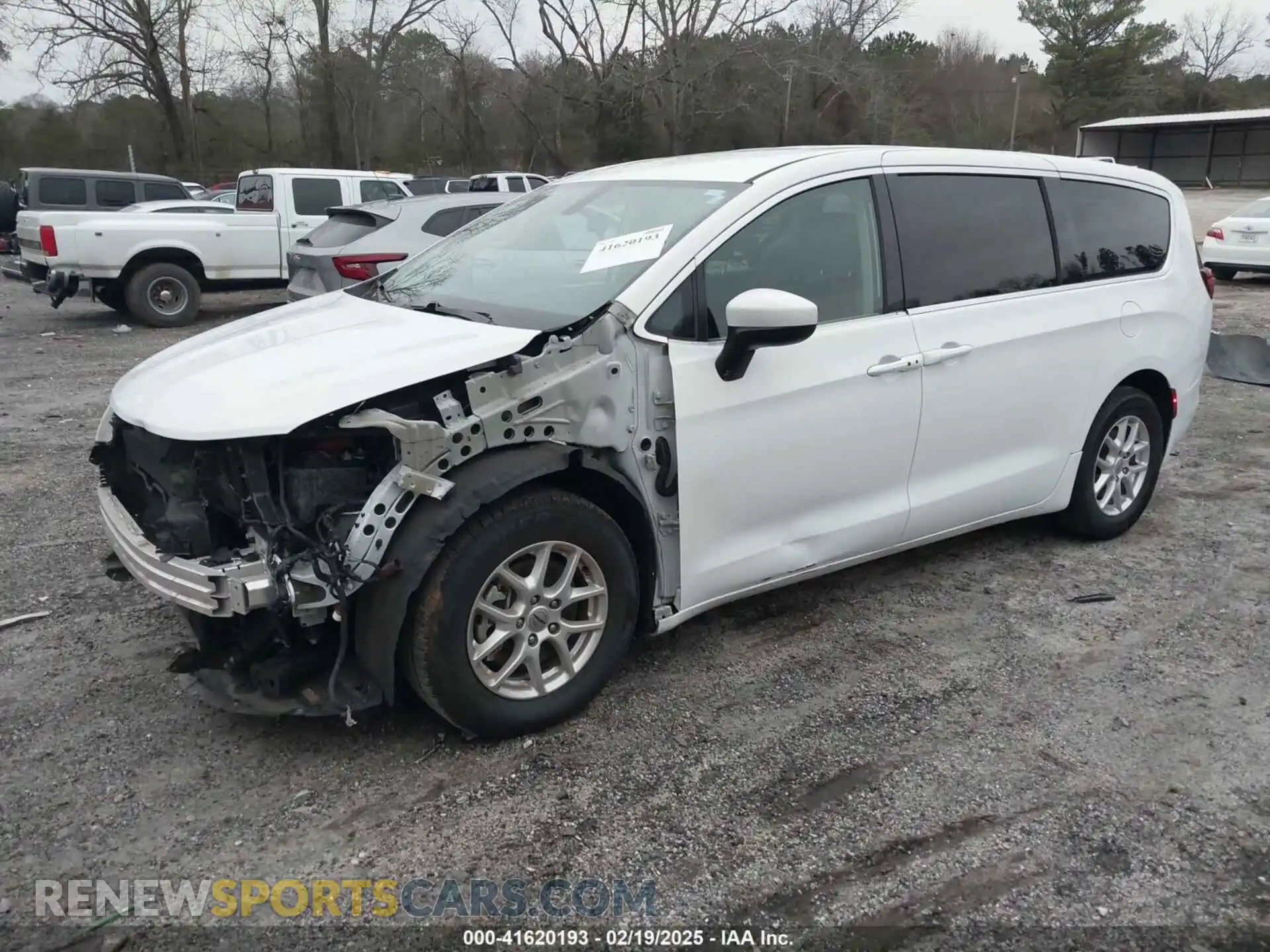 2 Photograph of a damaged car 2C4RC1CG4MR555333 CHRYSLER VOYAGER 2021