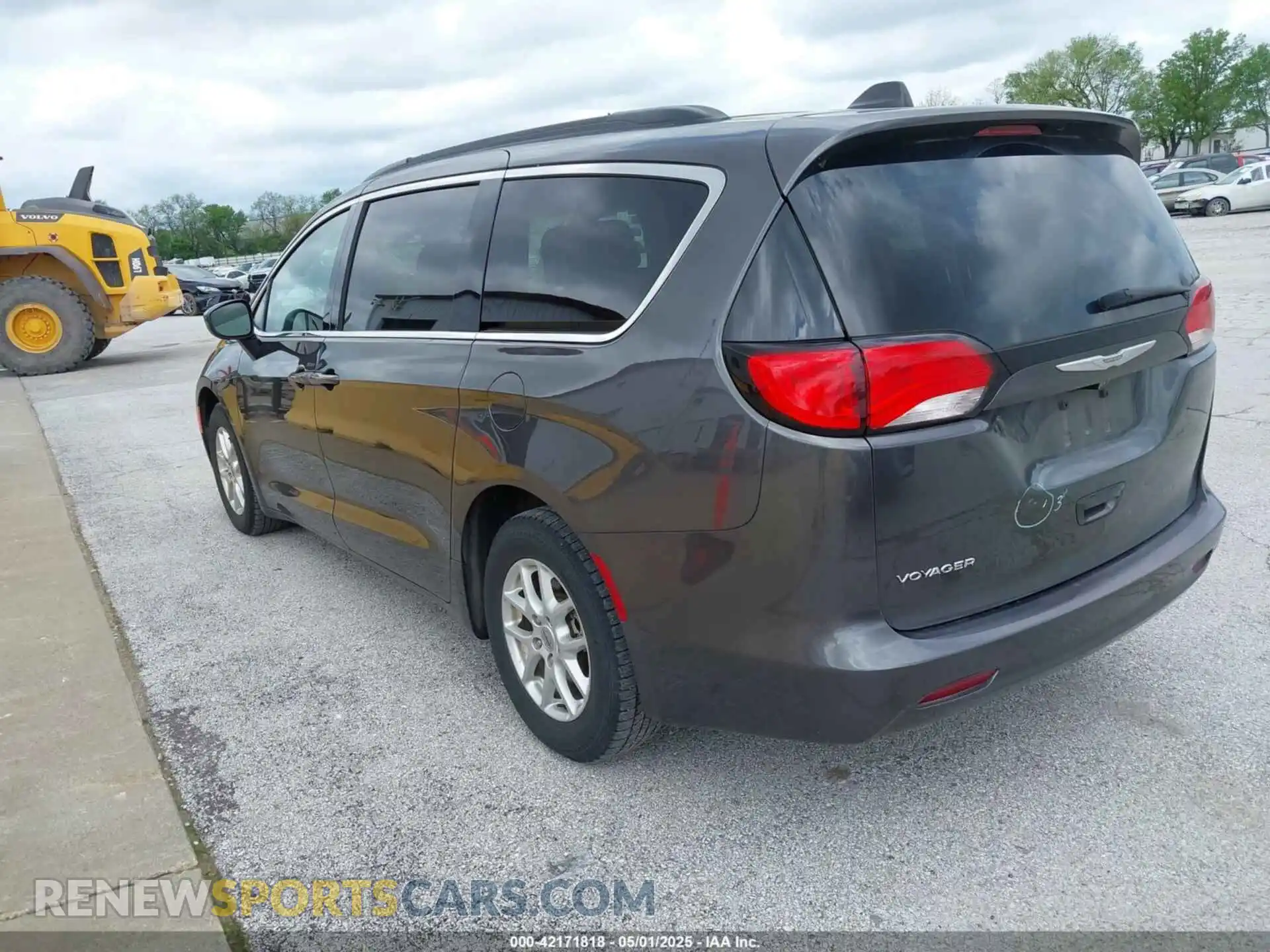 3 Photograph of a damaged car 2C4RC1DG2MR542658 CHRYSLER VOYAGER 2021
