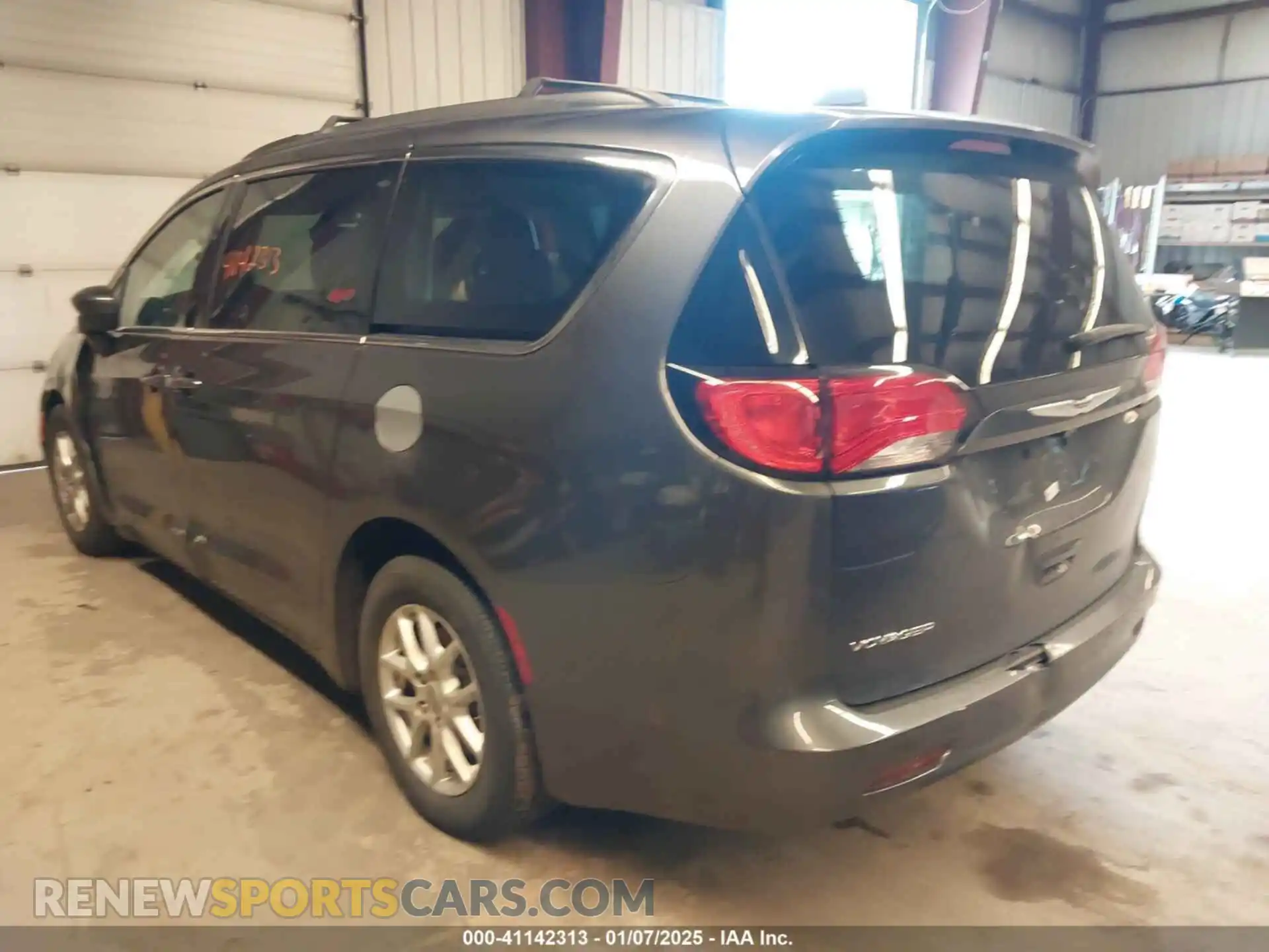 3 fotografías del automóvil dañado 2C4RC1DG2MR549853 CHRYSLER VOYAGER 2021