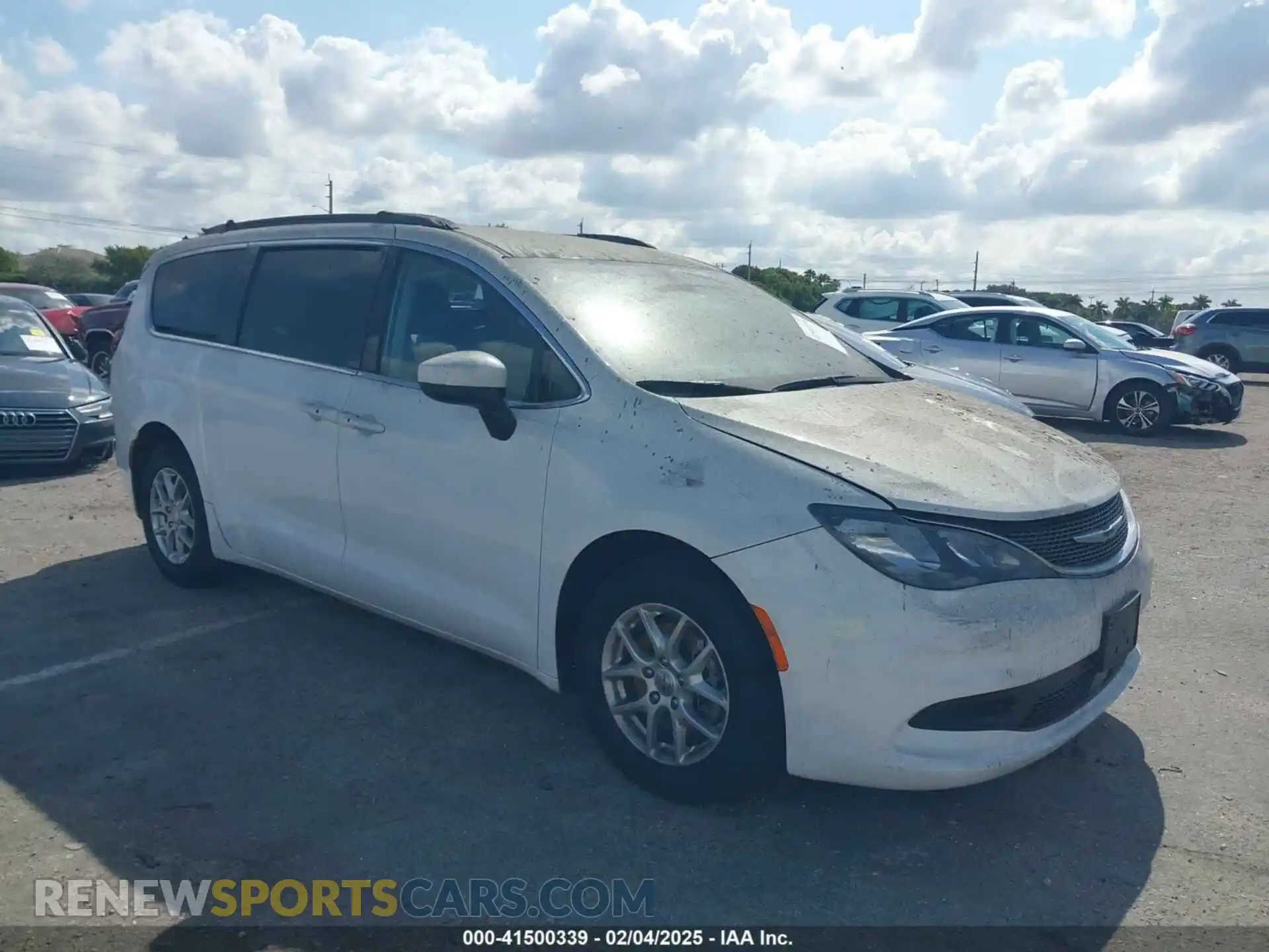 1 Photograph of a damaged car 2C4RC1DG4MR506695 CHRYSLER VOYAGER 2021