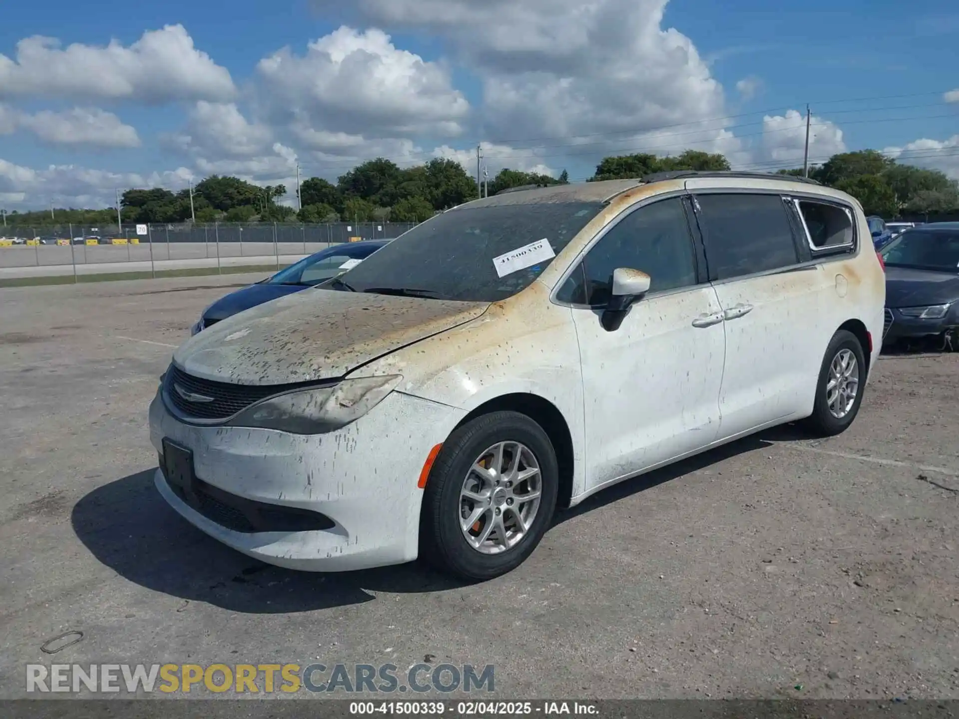 2 Photograph of a damaged car 2C4RC1DG4MR506695 CHRYSLER VOYAGER 2021