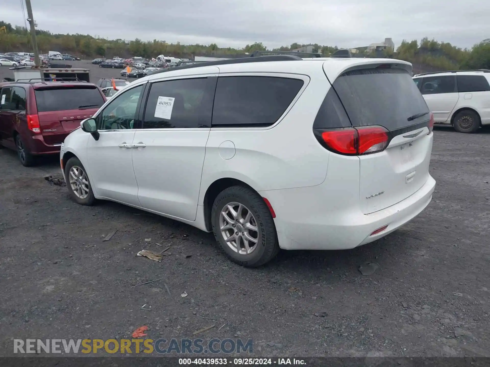 3 Photograph of a damaged car 2C4RC1DG4MR512741 CHRYSLER VOYAGER 2021