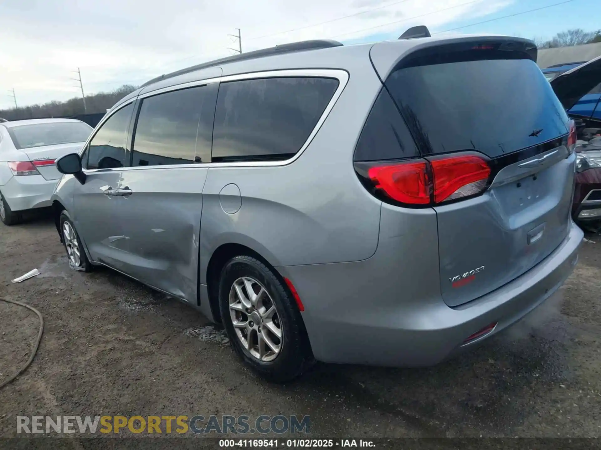 3 Photograph of a damaged car 2C4RC1DG4MR543617 CHRYSLER VOYAGER 2021