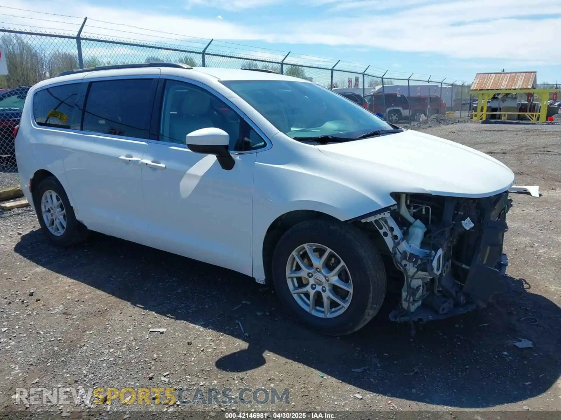 1 Photograph of a damaged car 2C4RC1DG6MR520596 CHRYSLER VOYAGER 2021