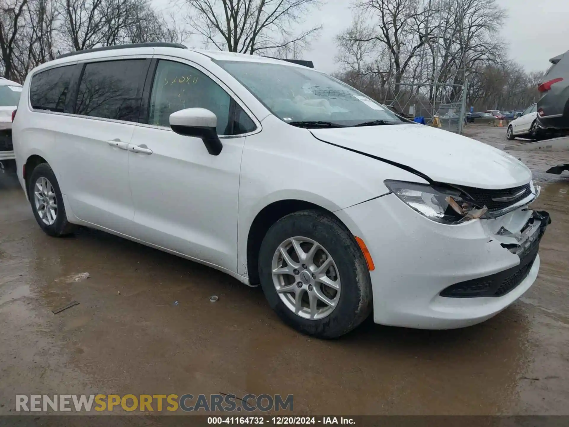 1 Photograph of a damaged car 2C4RC1DG6MR520811 CHRYSLER VOYAGER 2021