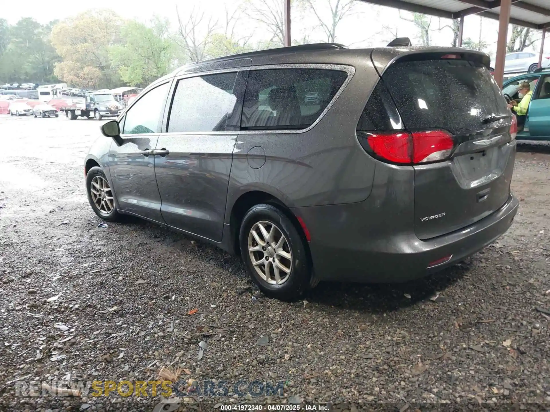 3 Photograph of a damaged car 2C4RC1DG6MR547412 CHRYSLER VOYAGER 2021