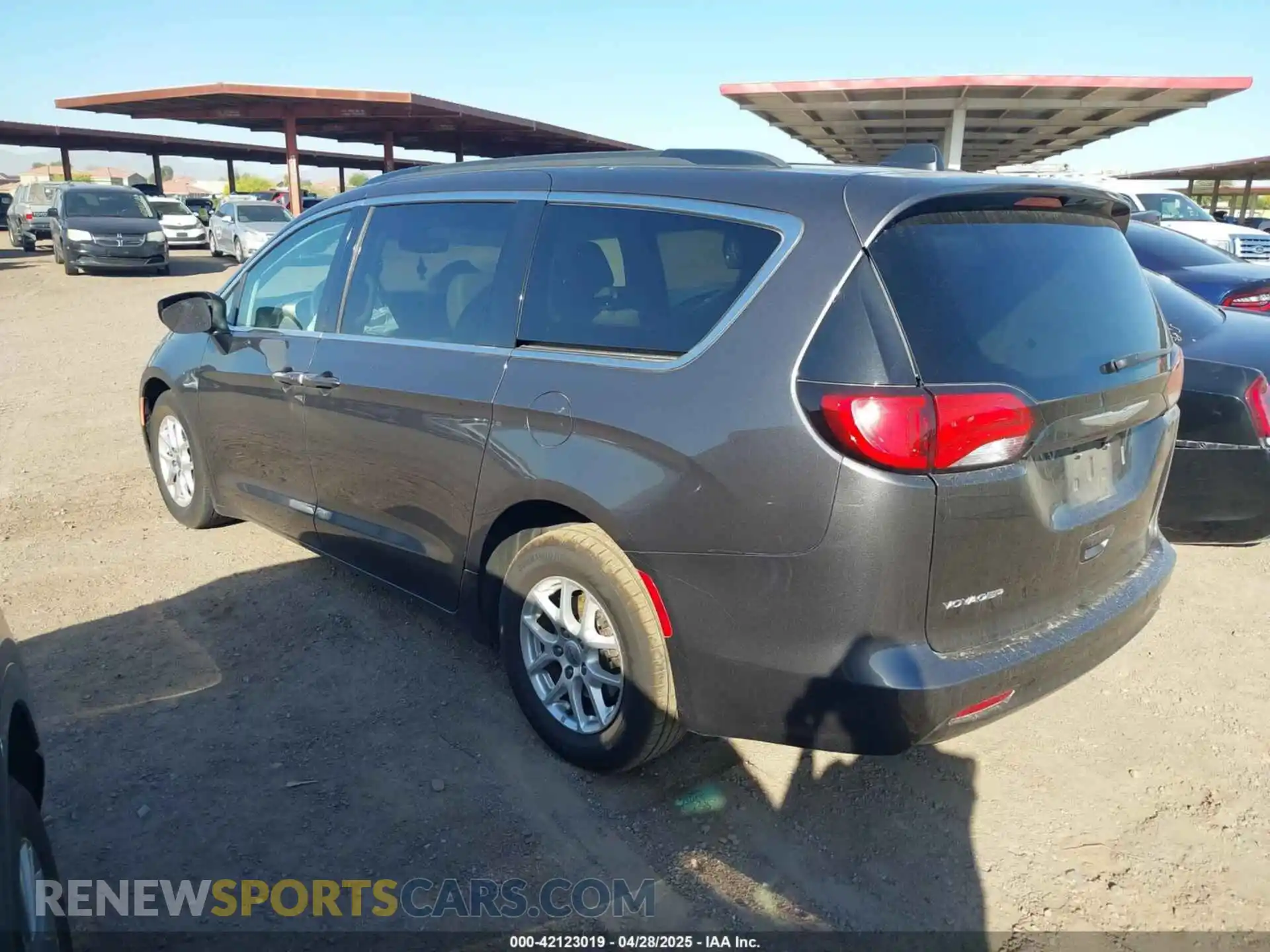 3 Photograph of a damaged car 2C4RC1DG8MR551199 CHRYSLER VOYAGER 2021