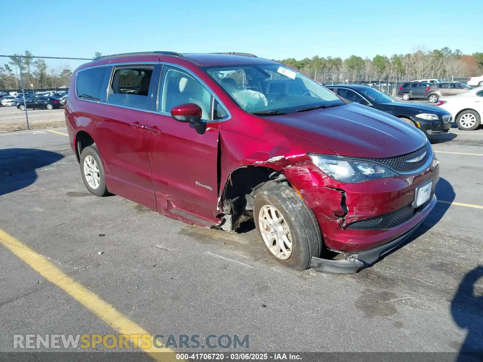 1 Photograph of a damaged car 2C4RC1DG9MR525887 CHRYSLER VOYAGER 2021