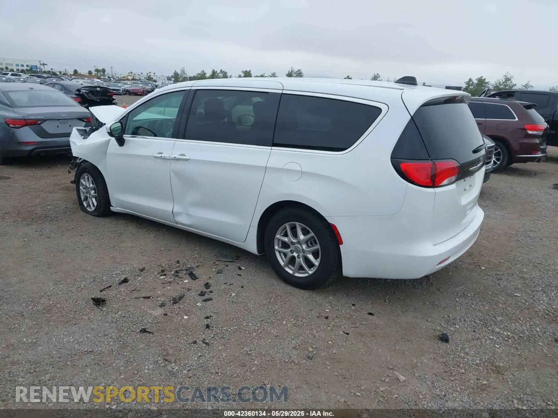 3 Photograph of a damaged car 2C4RC1CG5NR160126 CHRYSLER VOYAGER 2022