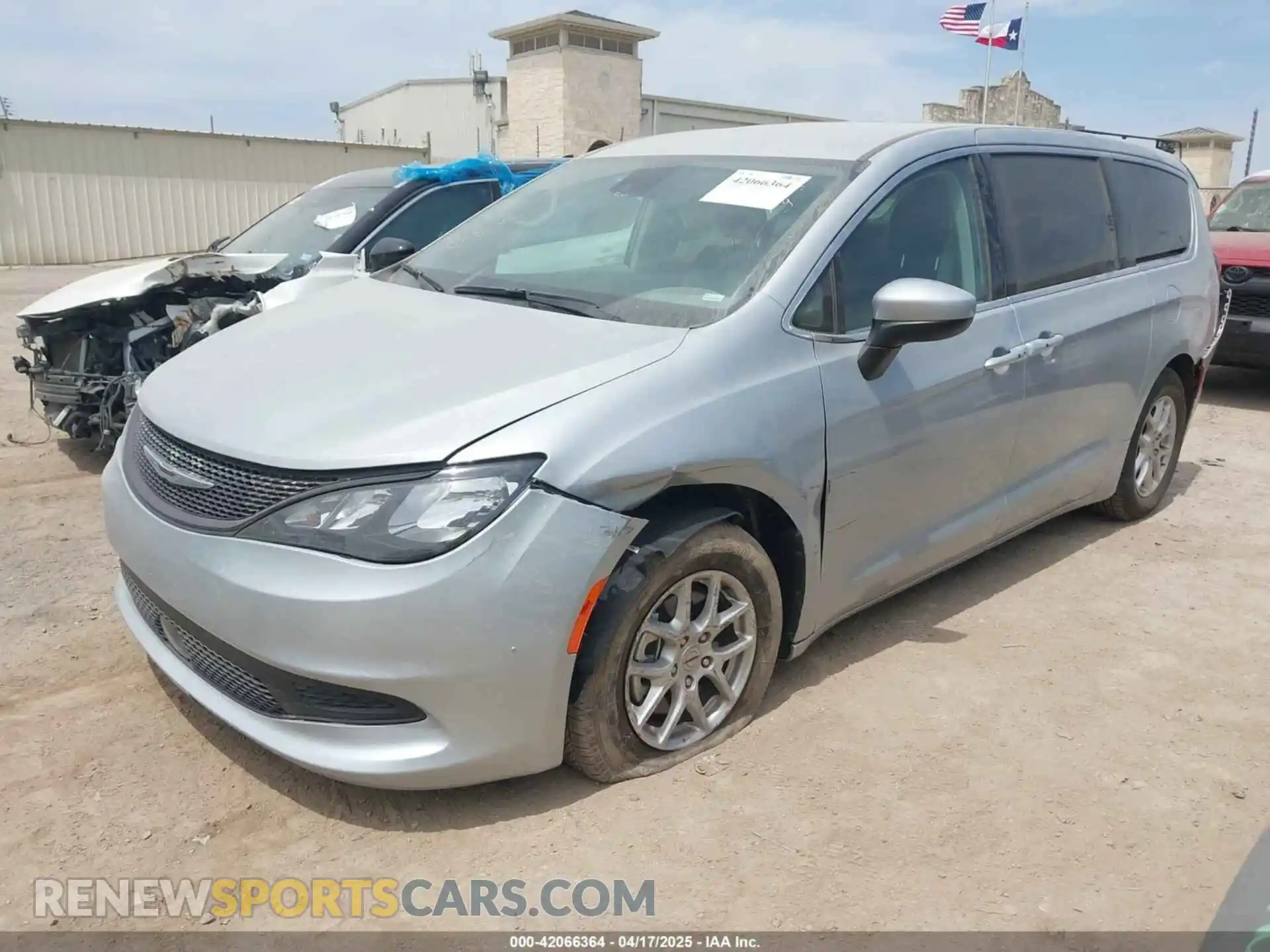 2 Фотография поврежденного автомобиля 2C4RC1CG2PR597083 CHRYSLER VOYAGER 2023