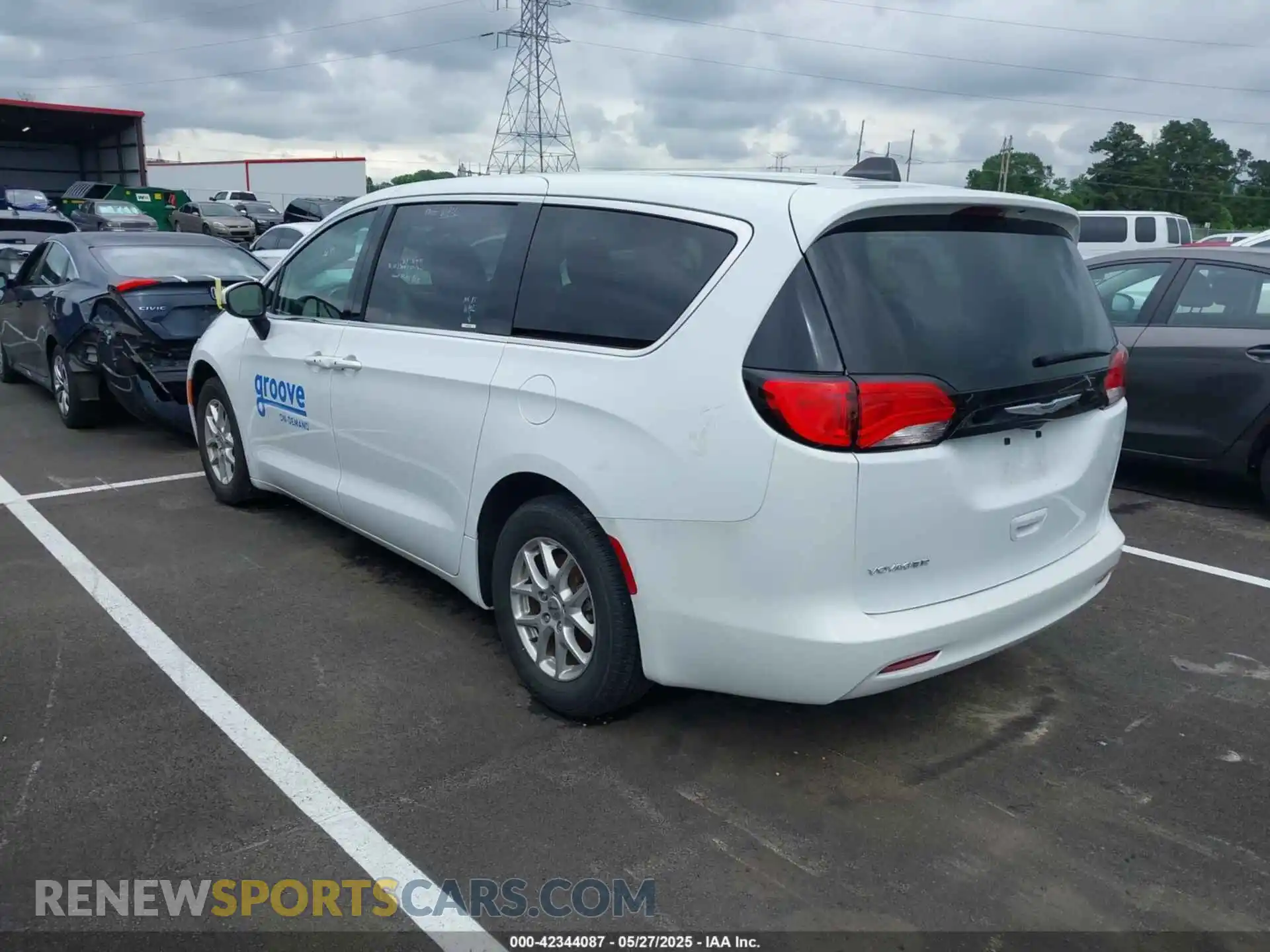 3 Photograph of a damaged car 2C4RC1CG3PR567963 CHRYSLER VOYAGER 2023