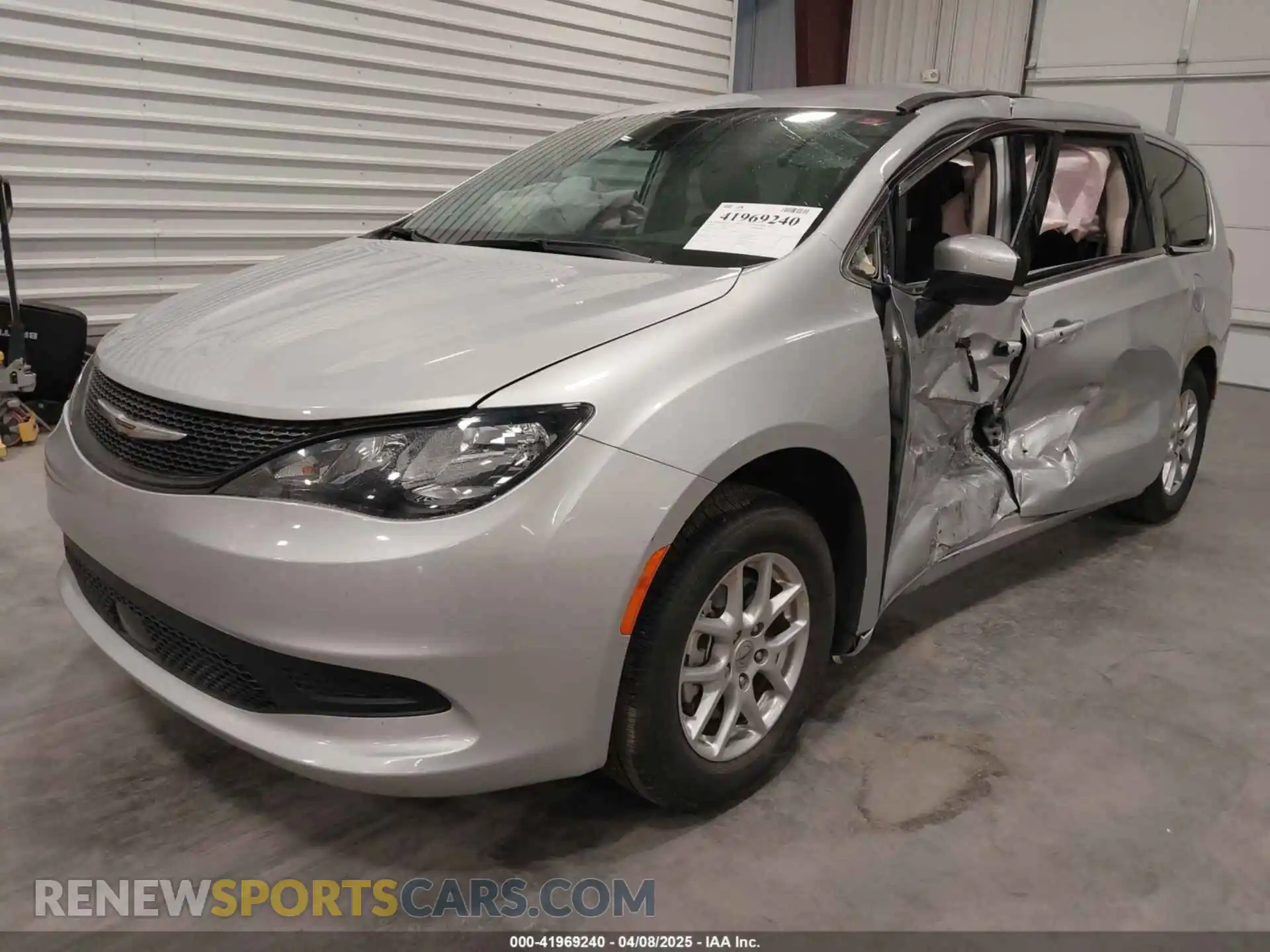 2 fotografías del automóvil dañado 2C4RC1CG4PR535720 CHRYSLER VOYAGER 2023