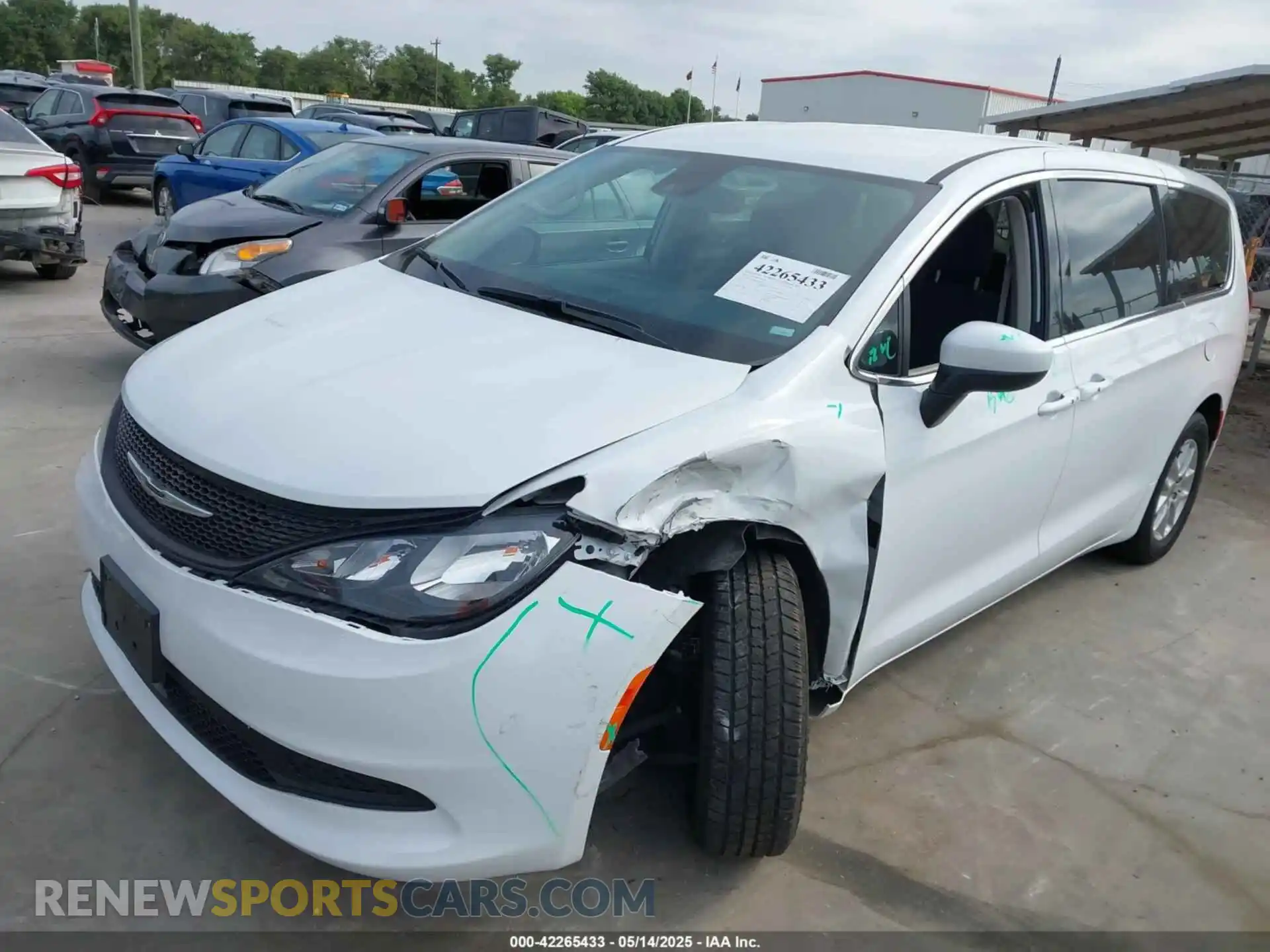 2 Фотография поврежденного автомобиля 2C4RC1CG5PR613387 CHRYSLER VOYAGER 2023