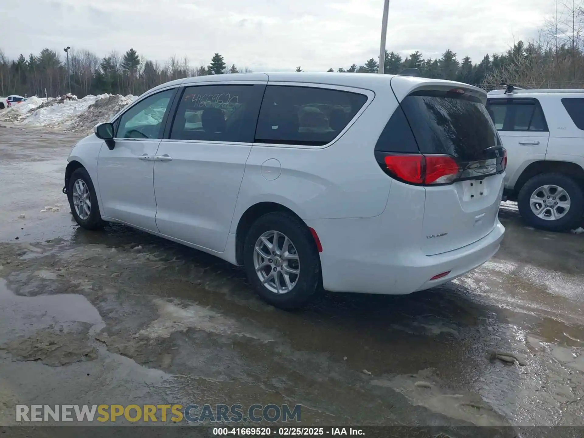 3 Photograph of a damaged car 2C4RC1CG6PR516151 CHRYSLER VOYAGER 2023