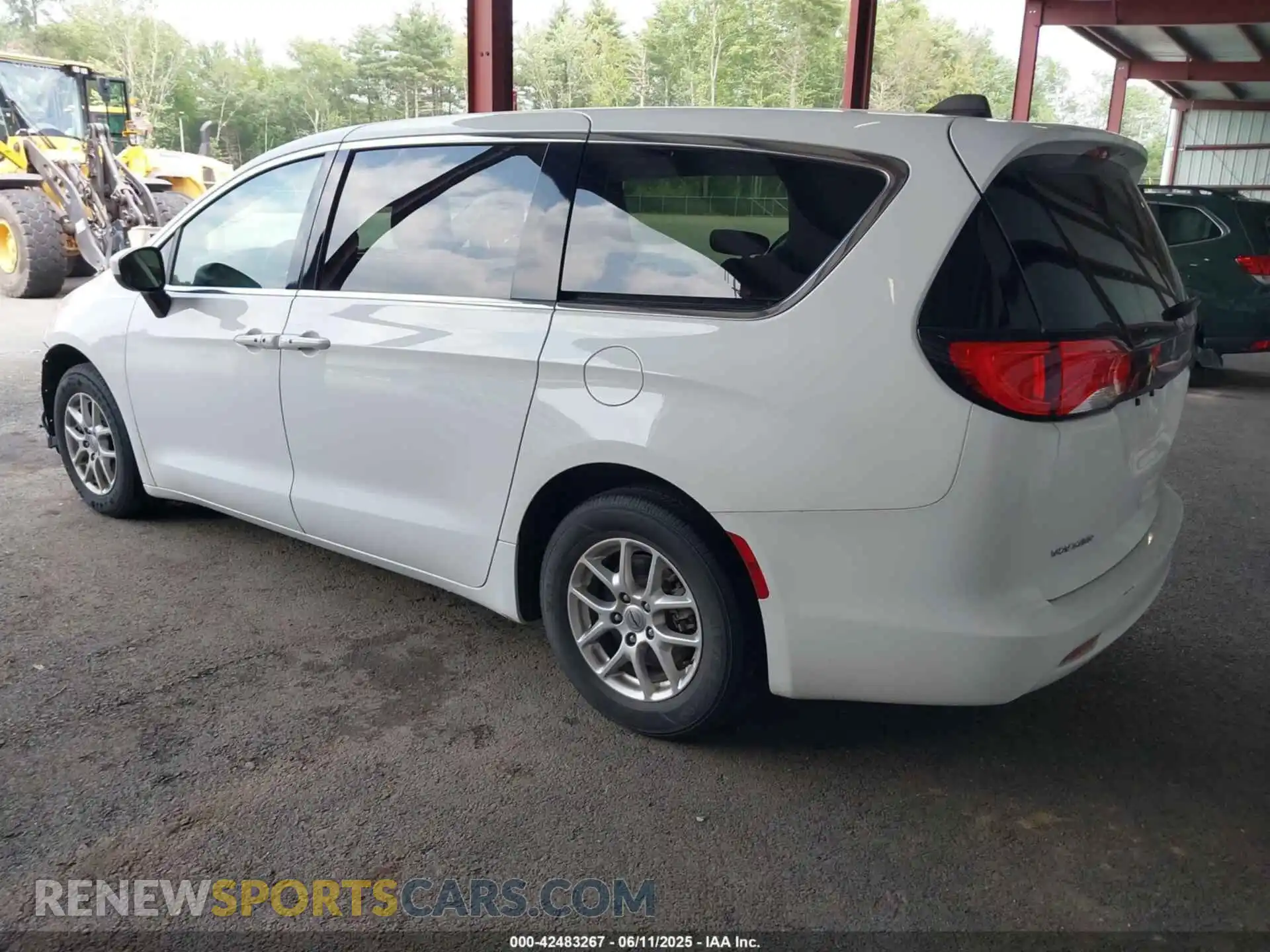 3 Photograph of a damaged car 2C4RC1CG8PR535557 CHRYSLER VOYAGER 2023