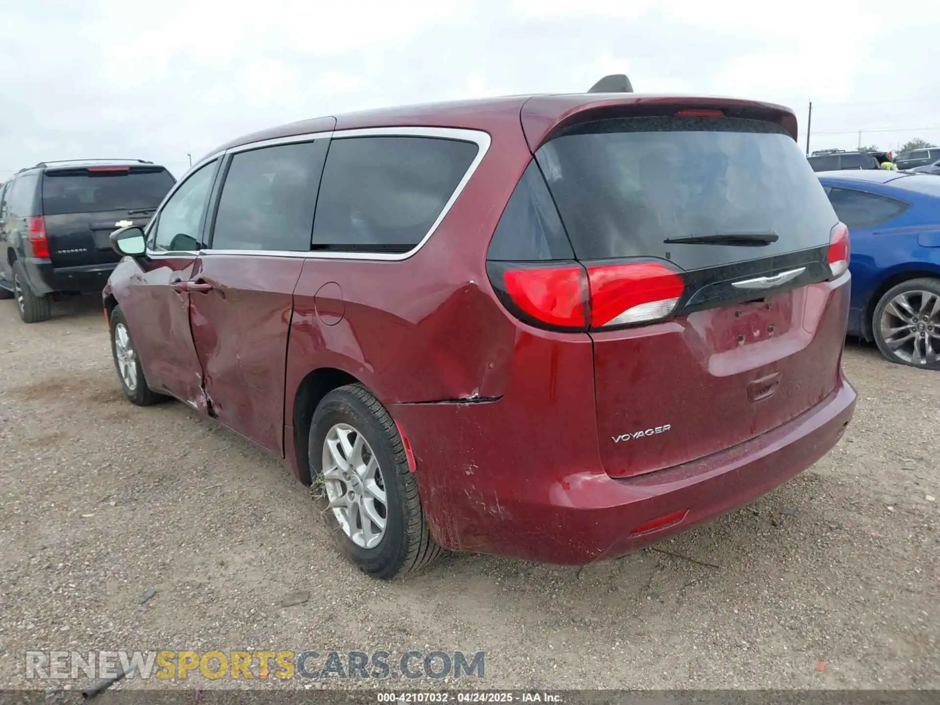 3 Photograph of a damaged car 2C4RC1CG9PR534823 CHRYSLER VOYAGER 2023