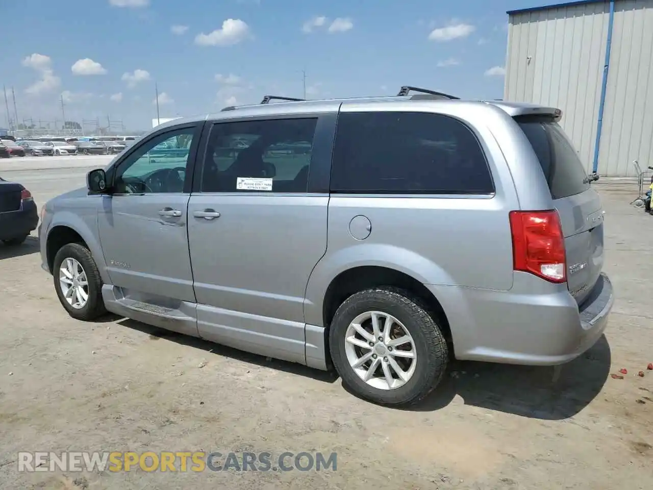 2 Photograph of a damaged car 2C4RDGCG0KR807916 DODGE CARAVAN 2019