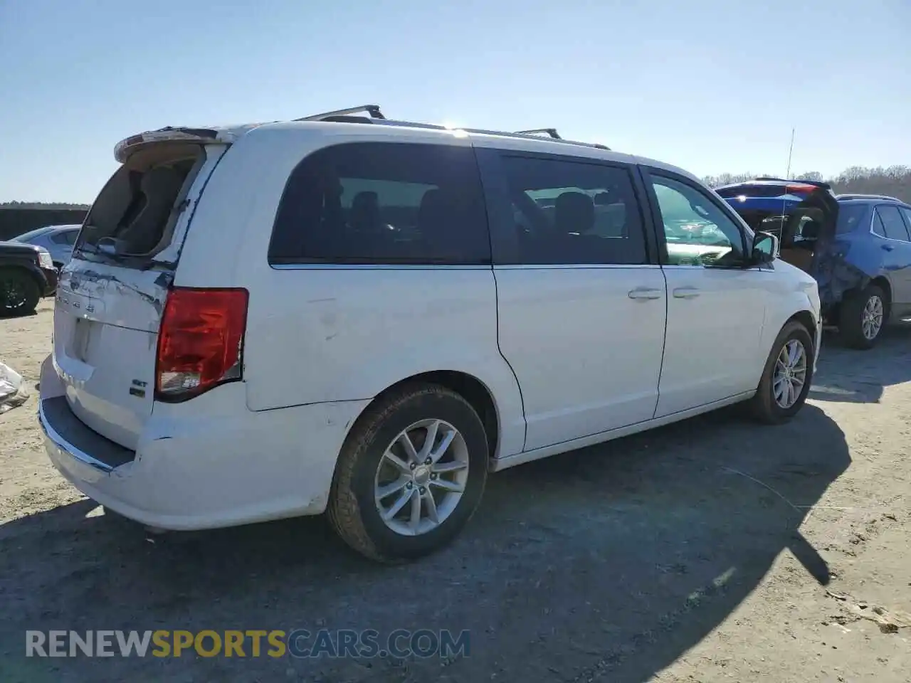 3 Photograph of a damaged car 2C4RDGCG3KR752958 DODGE CARAVAN 2019