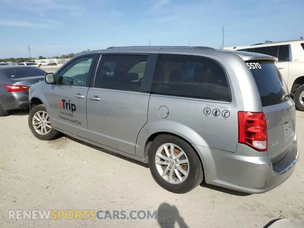 2 Photograph of a damaged car 2C4RDGCG4KR656580 DODGE CARAVAN 2019