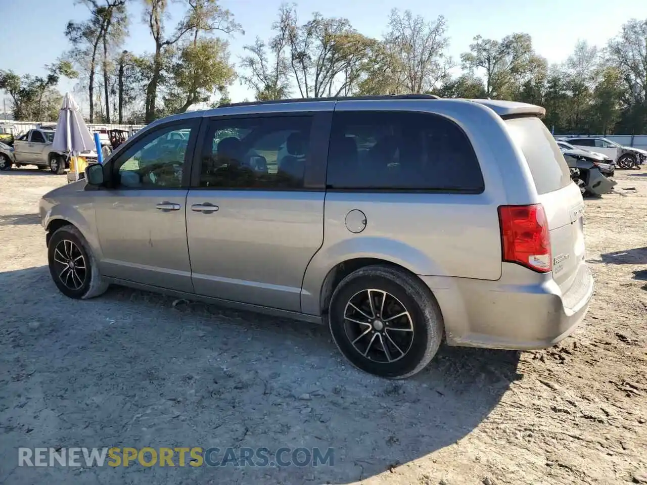 2 Photograph of a damaged car 2C4RDGEG2KR611005 DODGE CARAVAN 2019