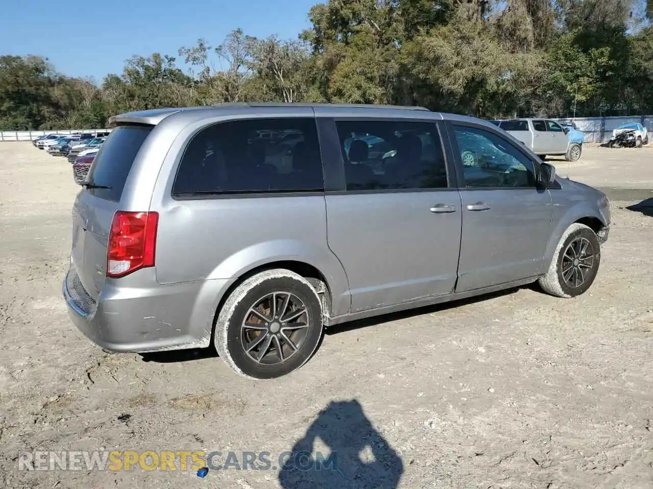 3 Photograph of a damaged car 2C4RDGEG2KR611005 DODGE CARAVAN 2019