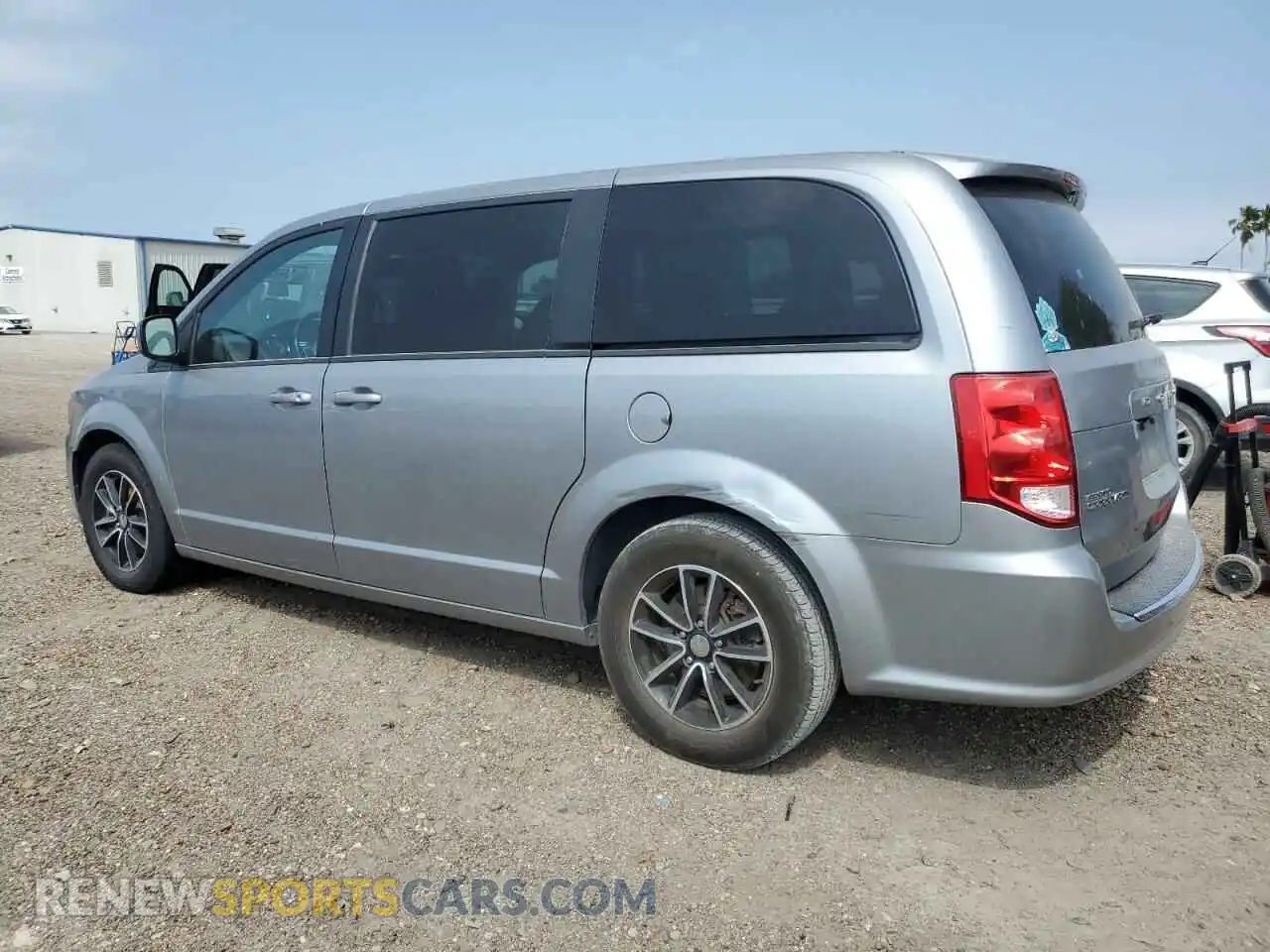2 Photograph of a damaged car 2C4RDGEG2KR618018 DODGE CARAVAN 2019