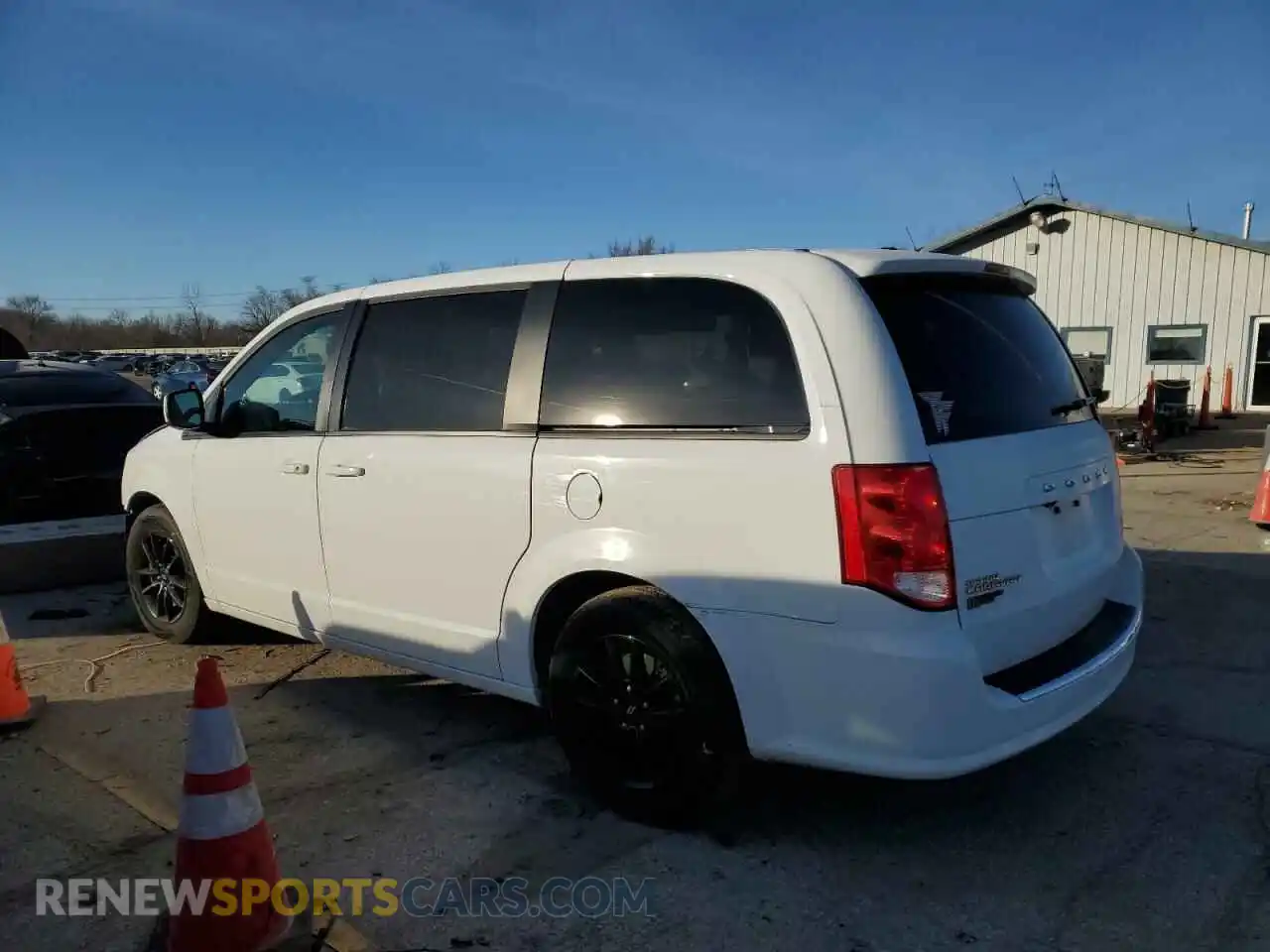 2 Photograph of a damaged car 2C4RDGEG8KR688459 DODGE CARAVAN 2019