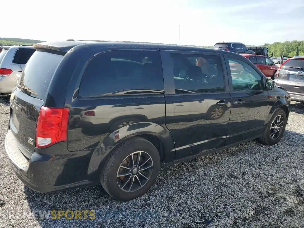 3 Photograph of a damaged car 2C4RDGEG9KR538148 DODGE CARAVAN 2019