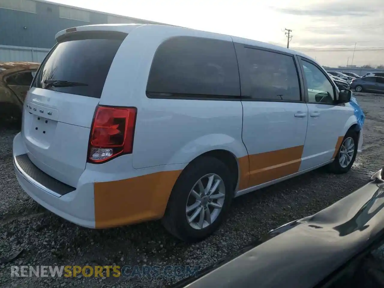 3 Photograph of a damaged car 2C4RDGBG3LR259087 DODGE CARAVAN 2020