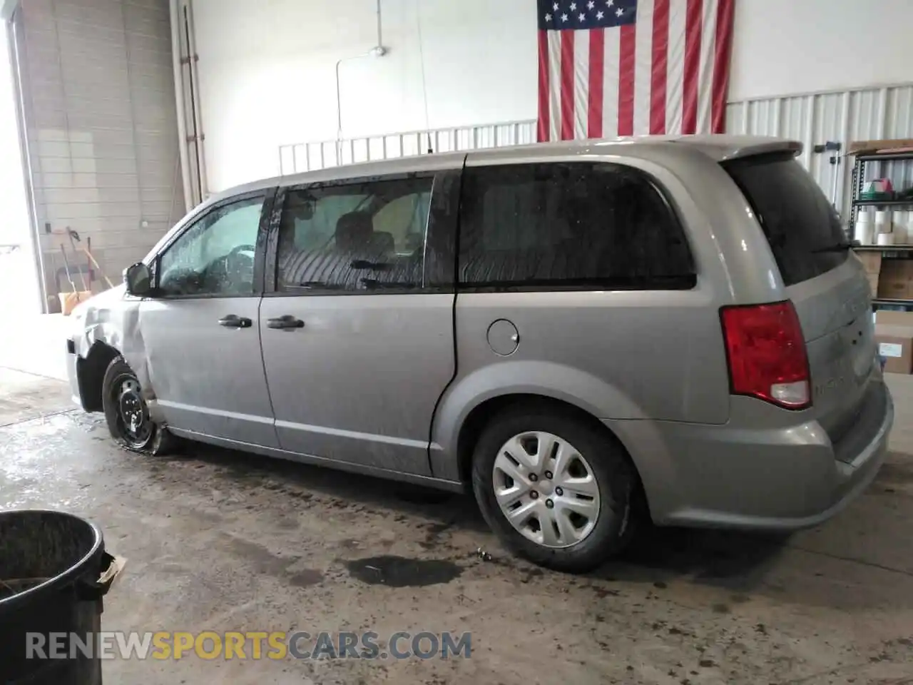 2 Photograph of a damaged car 2C4RDGBG7LR227615 DODGE CARAVAN 2020