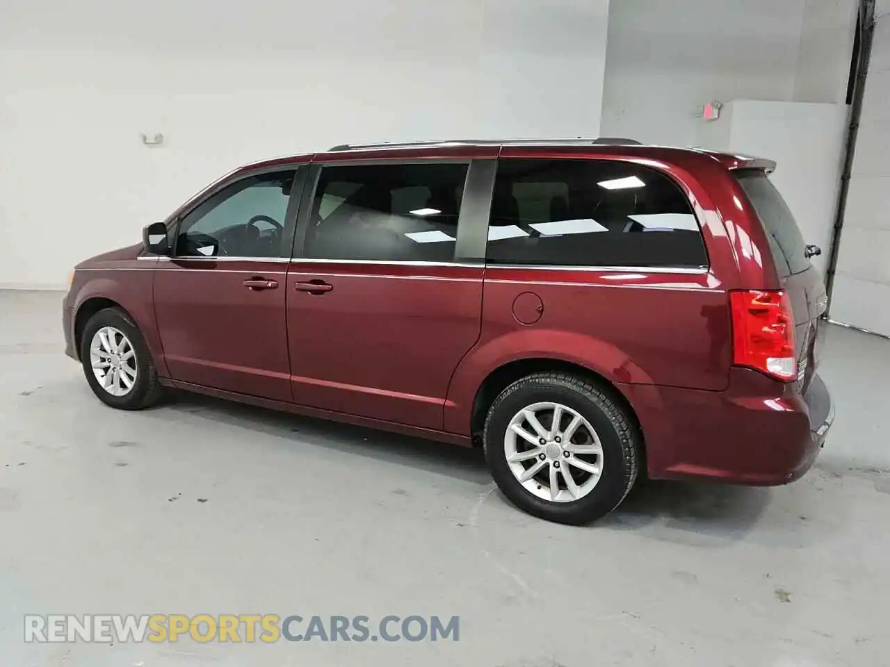 2 Photograph of a damaged car 2C4RDGCG2LR206380 DODGE CARAVAN 2020