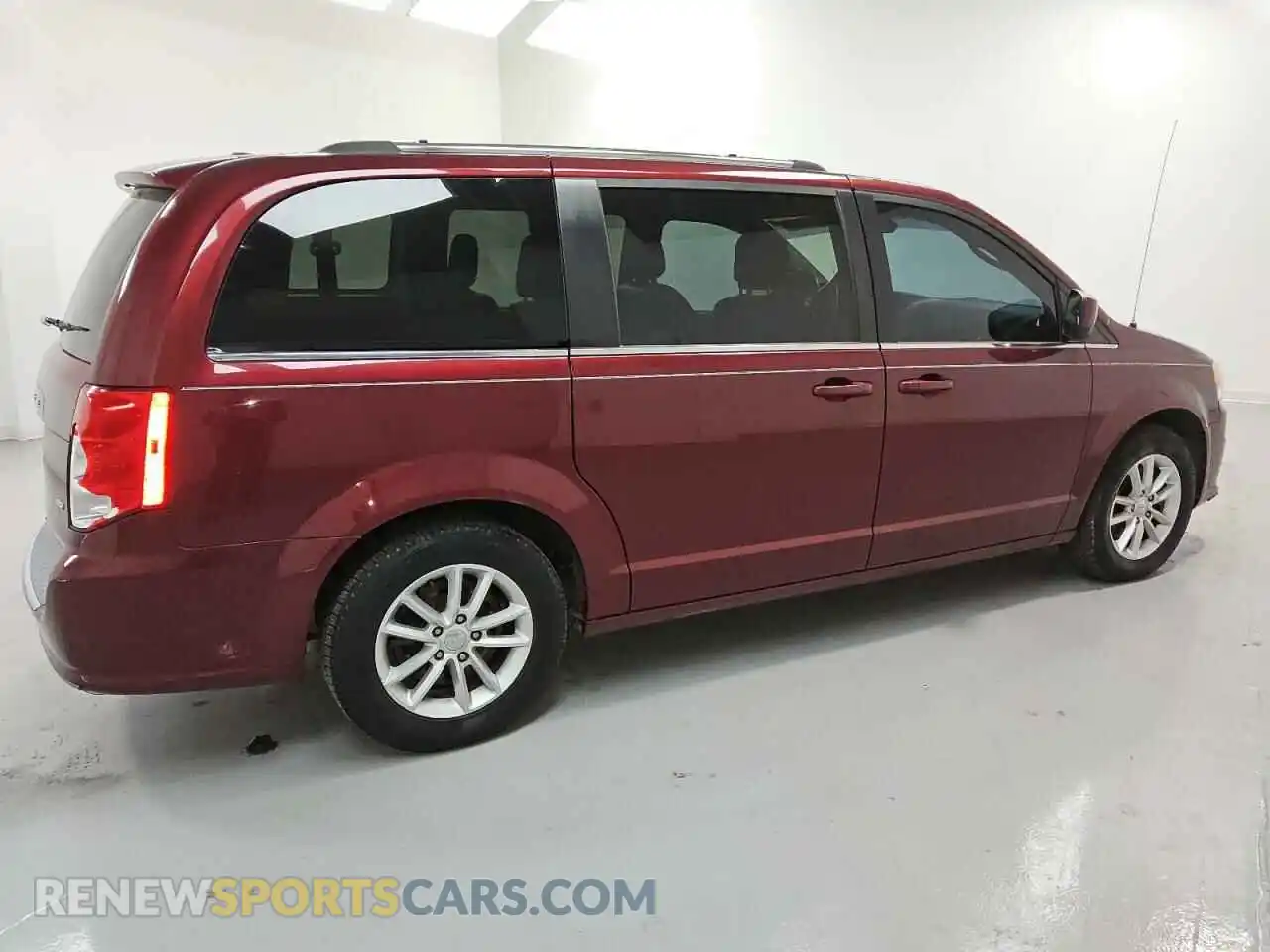 3 Photograph of a damaged car 2C4RDGCG2LR206380 DODGE CARAVAN 2020