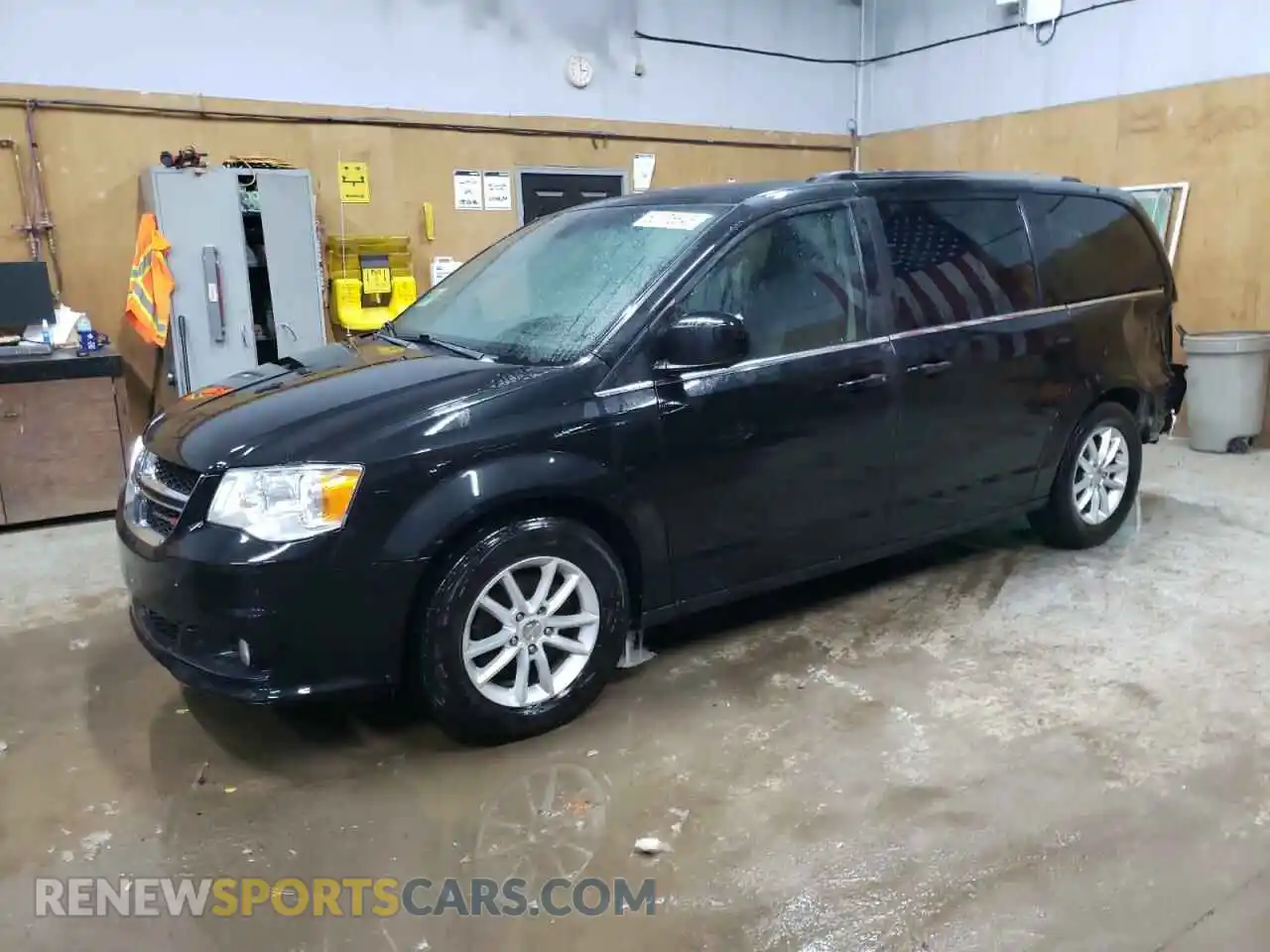 1 Photograph of a damaged car 2C4RDGCG4LR153570 DODGE CARAVAN 2020