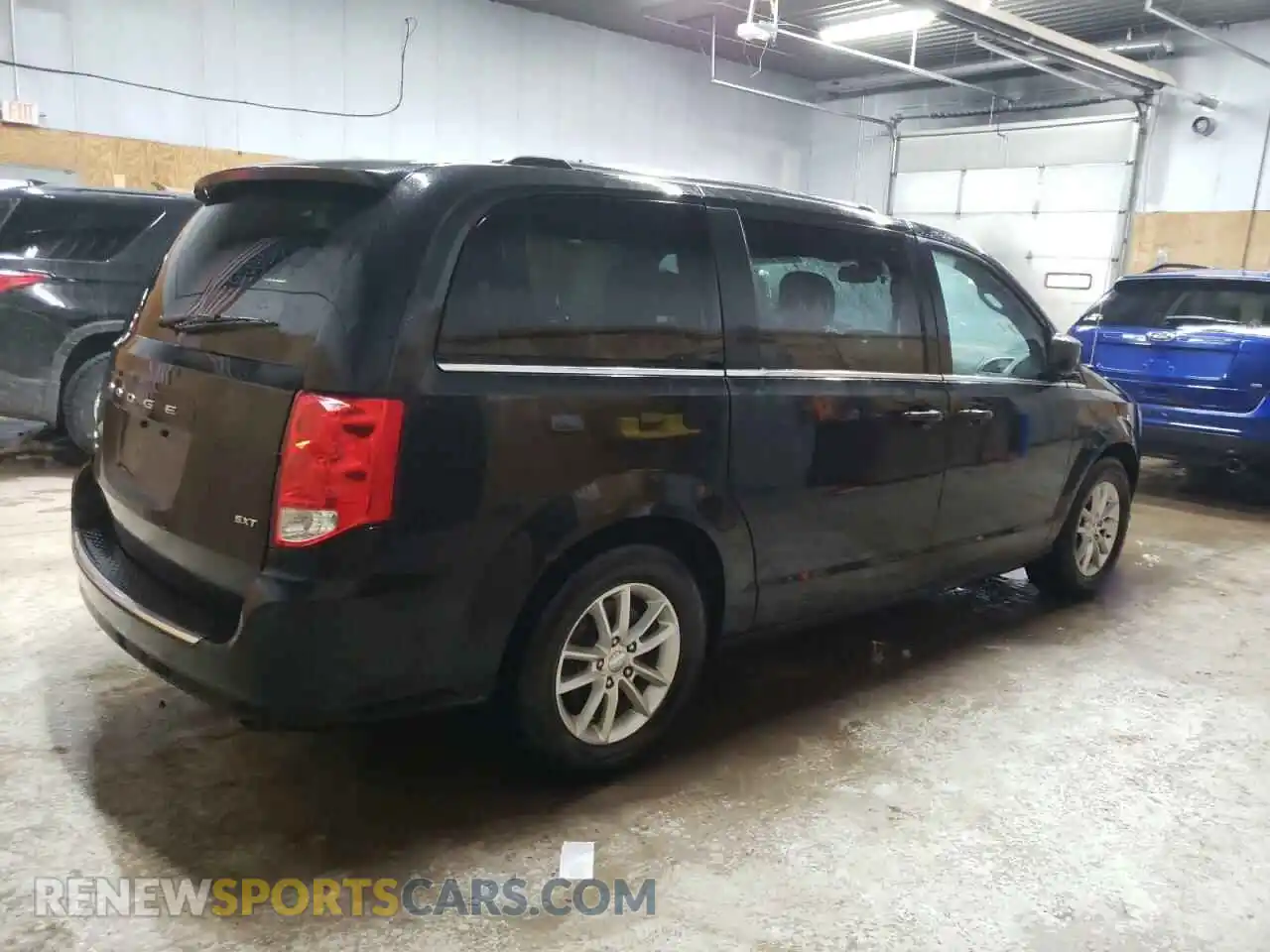 3 Photograph of a damaged car 2C4RDGCG4LR153570 DODGE CARAVAN 2020
