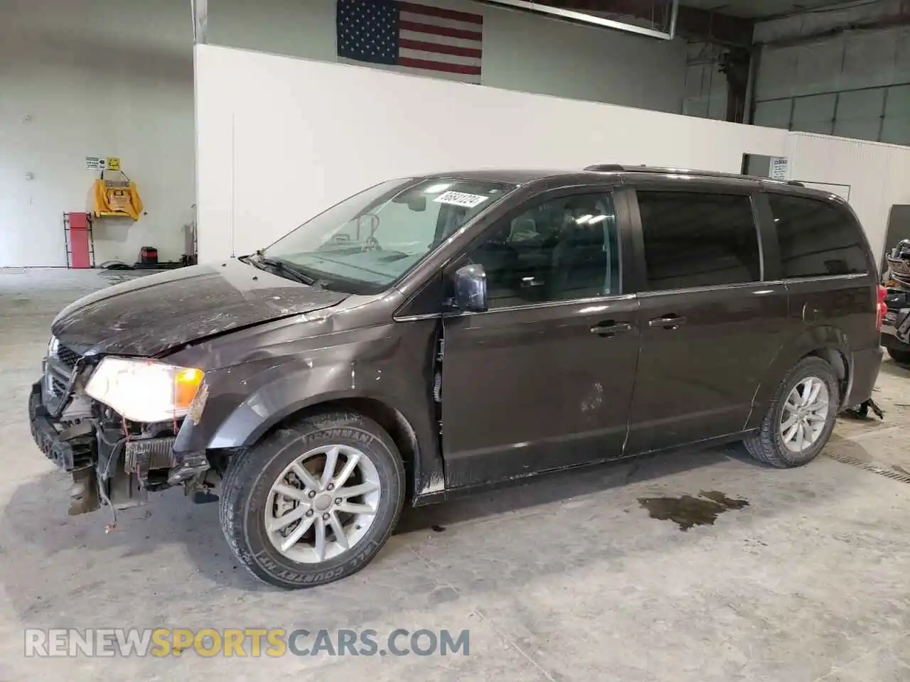 1 Photograph of a damaged car 2C4RDGCG5LR153741 DODGE CARAVAN 2020