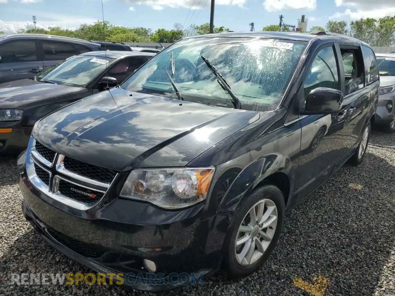1 Photograph of a damaged car 2C4RDGCG6LR194928 DODGE CARAVAN 2020