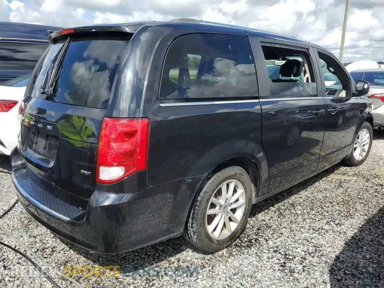 3 Photograph of a damaged car 2C4RDGCG6LR194928 DODGE CARAVAN 2020