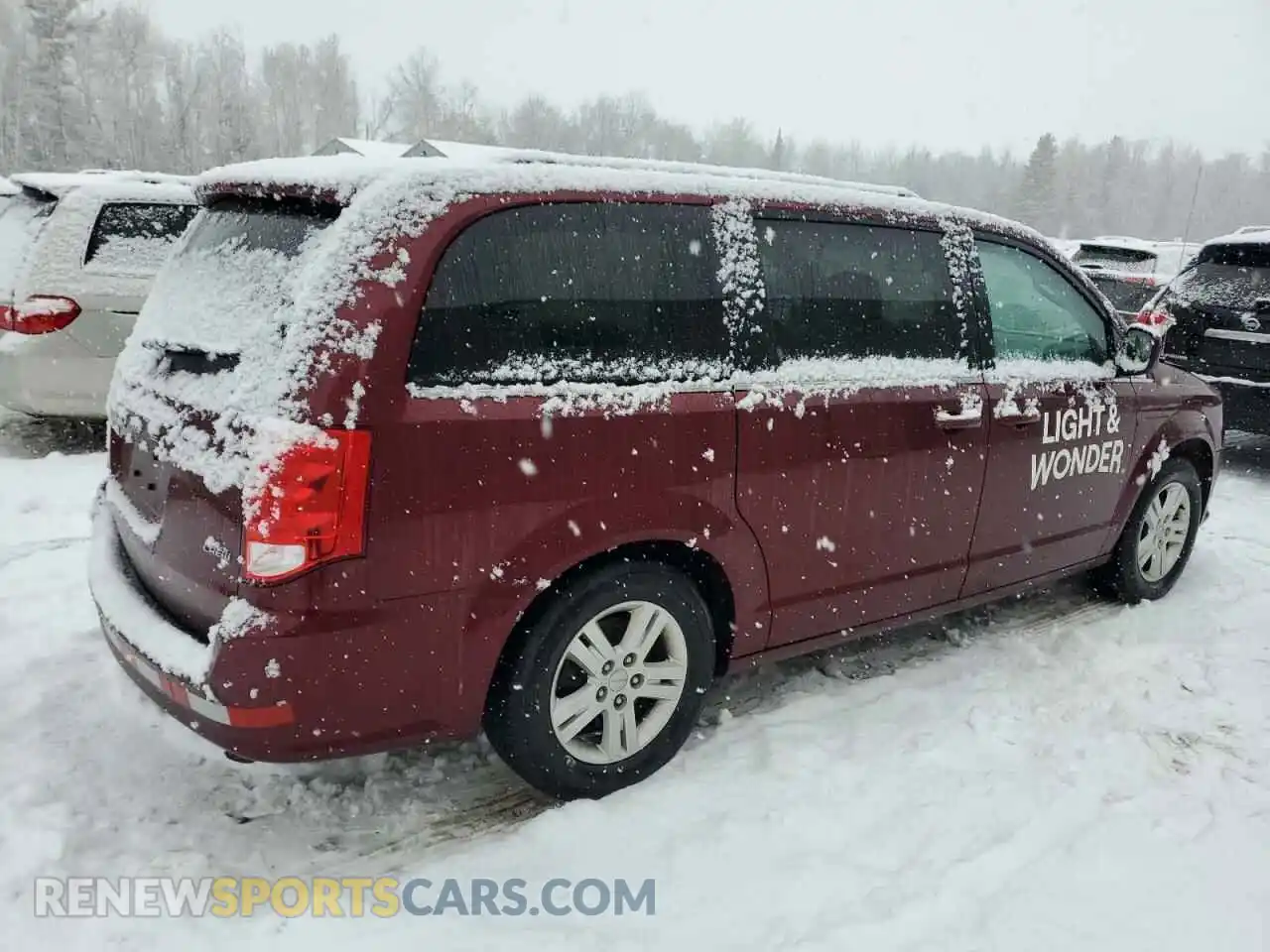 3 Photograph of a damaged car 2C4RDGDG1LR200620 DODGE CARAVAN 2020