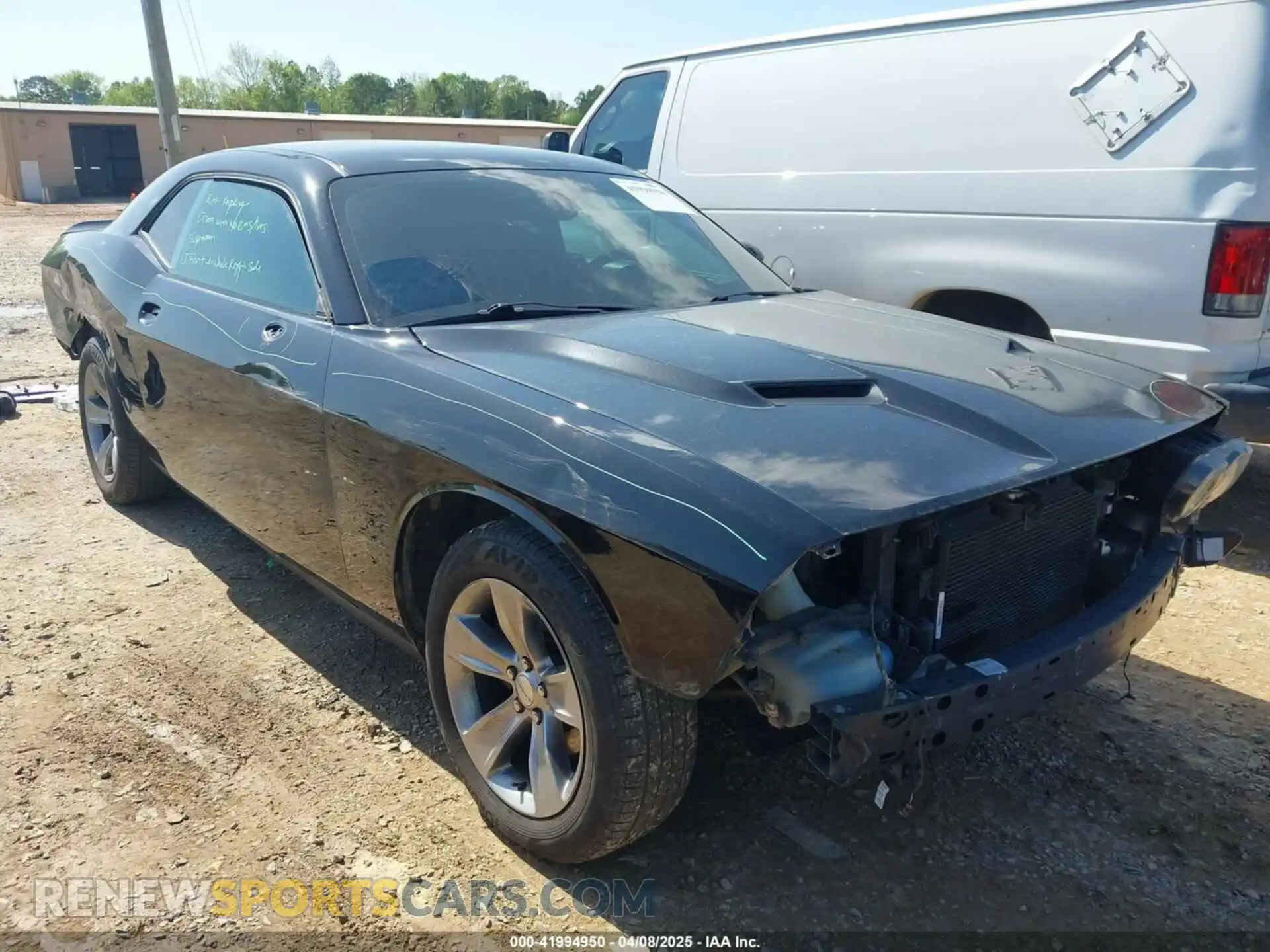 1 Photograph of a damaged car 2C3CDZAG5KH561606 DODGE CHALLENGER 2019