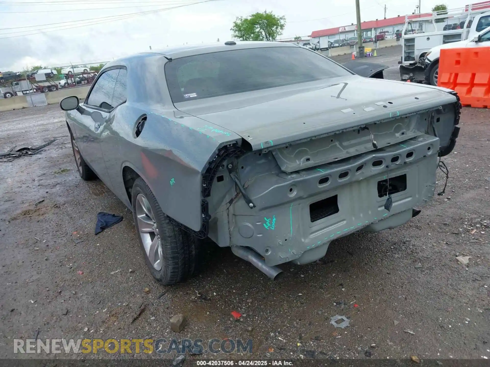 3 Photograph of a damaged car 2C3CDZAG5KH603773 DODGE CHALLENGER 2019
