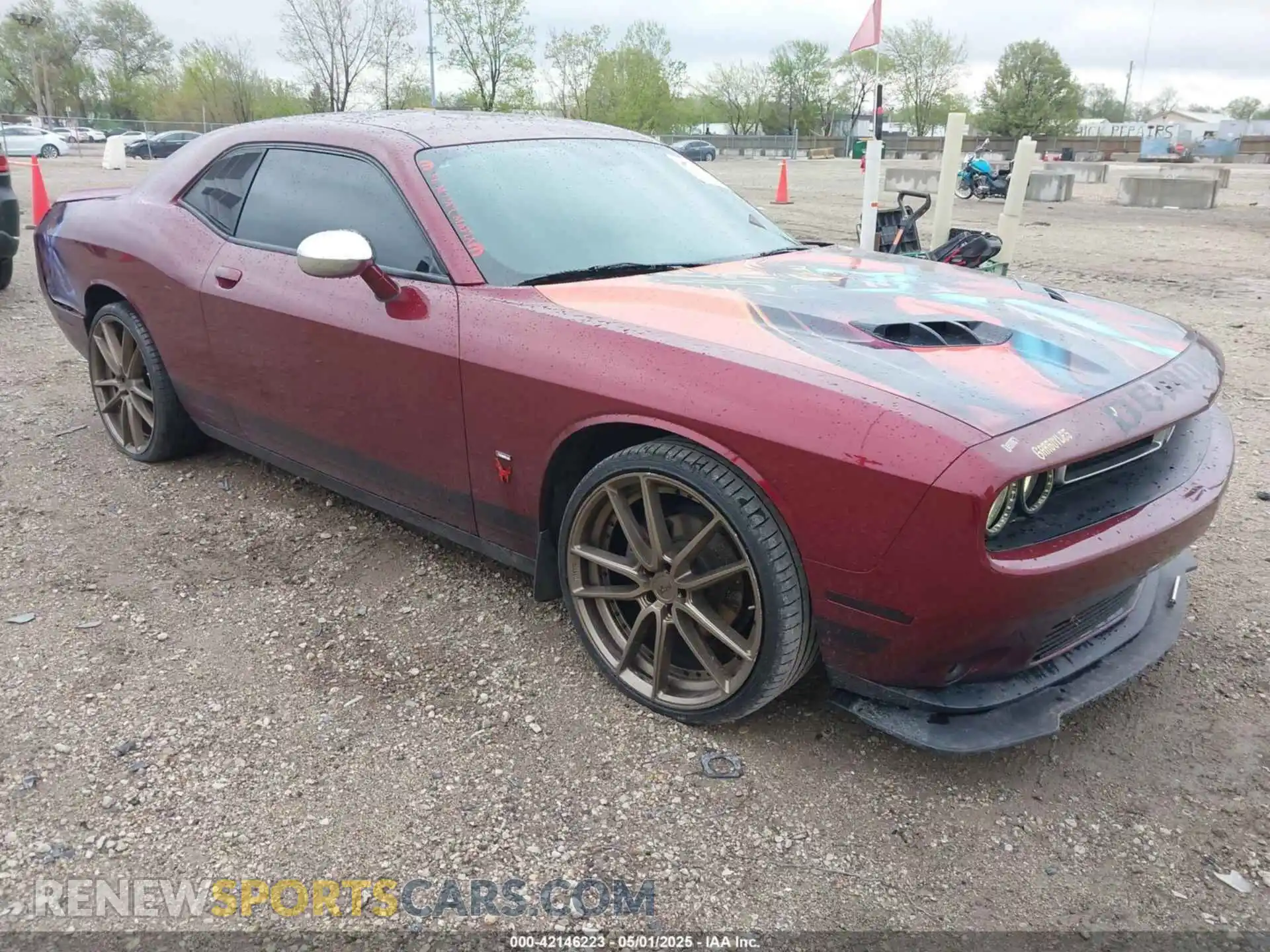 1 Photograph of a damaged car 2C3CDZAG7KH620445 DODGE CHALLENGER 2019