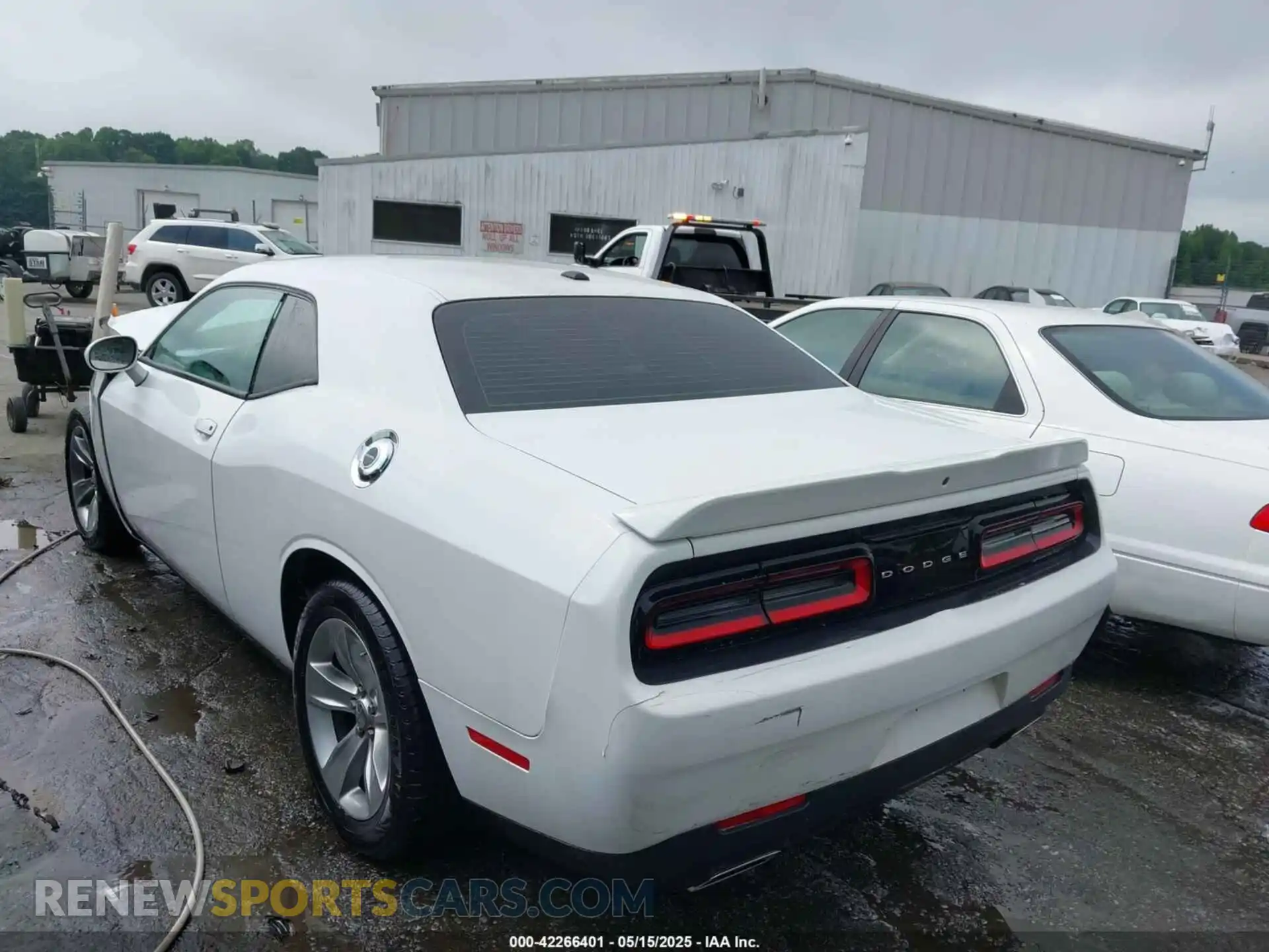 3 Photograph of a damaged car 2C3CDZAG7KH670018 DODGE CHALLENGER 2019