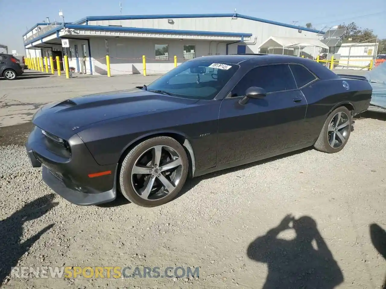 1 Photograph of a damaged car 2C3CDZBT0KH641150 DODGE CHALLENGER 2019