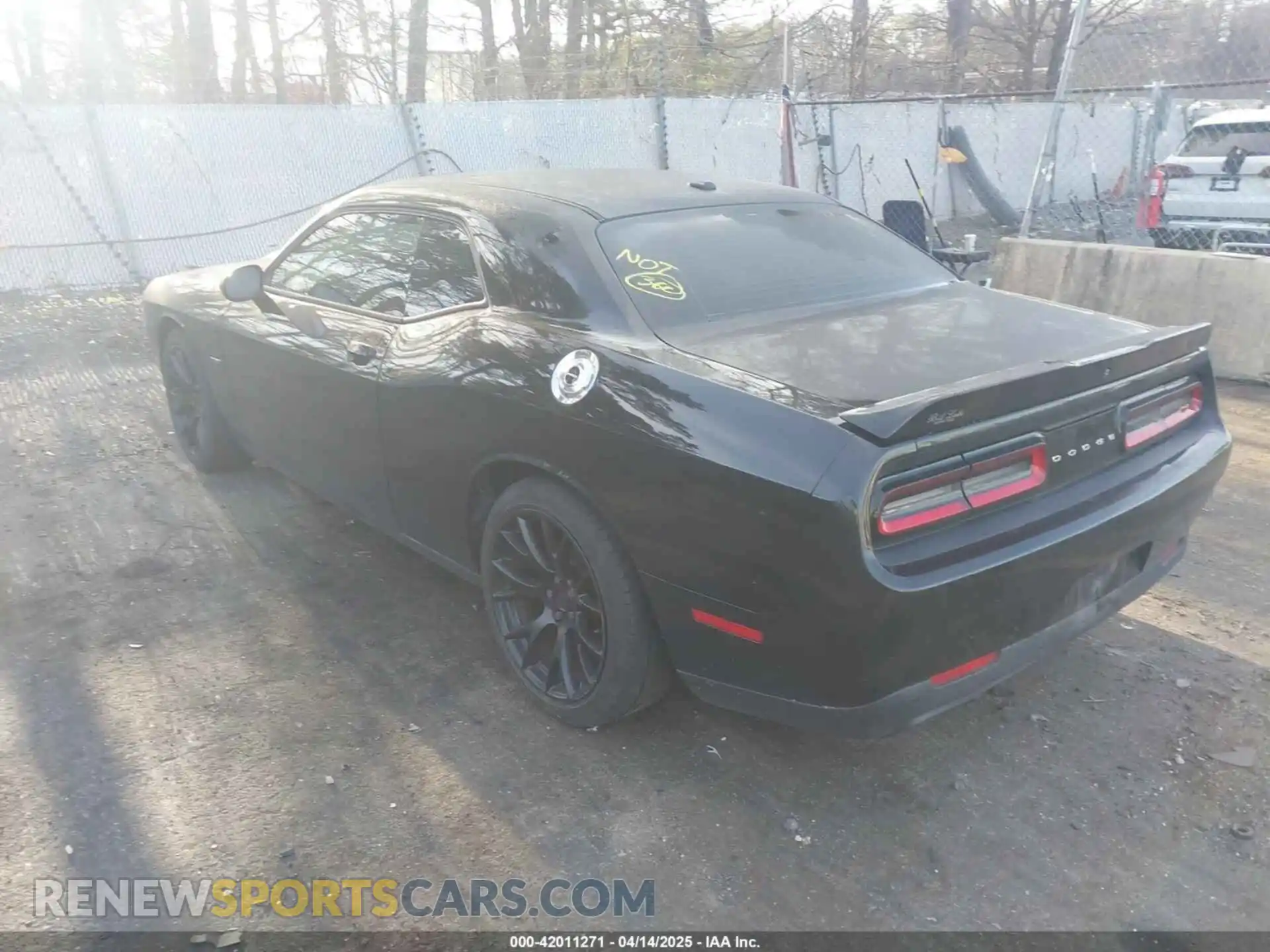 3 Photograph of a damaged car 2C3CDZBT1KH512317 DODGE CHALLENGER 2019