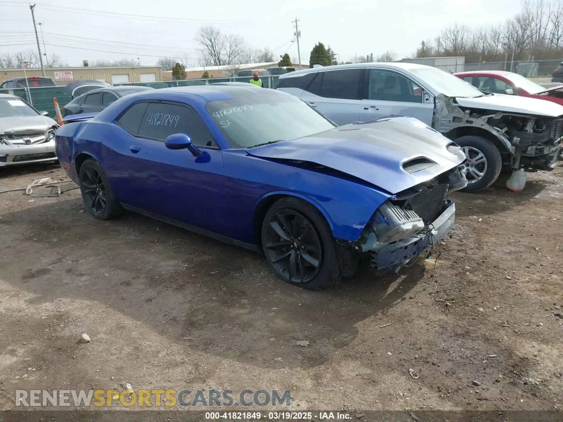 1 Photograph of a damaged car 2C3CDZBT1KH521101 DODGE CHALLENGER 2019